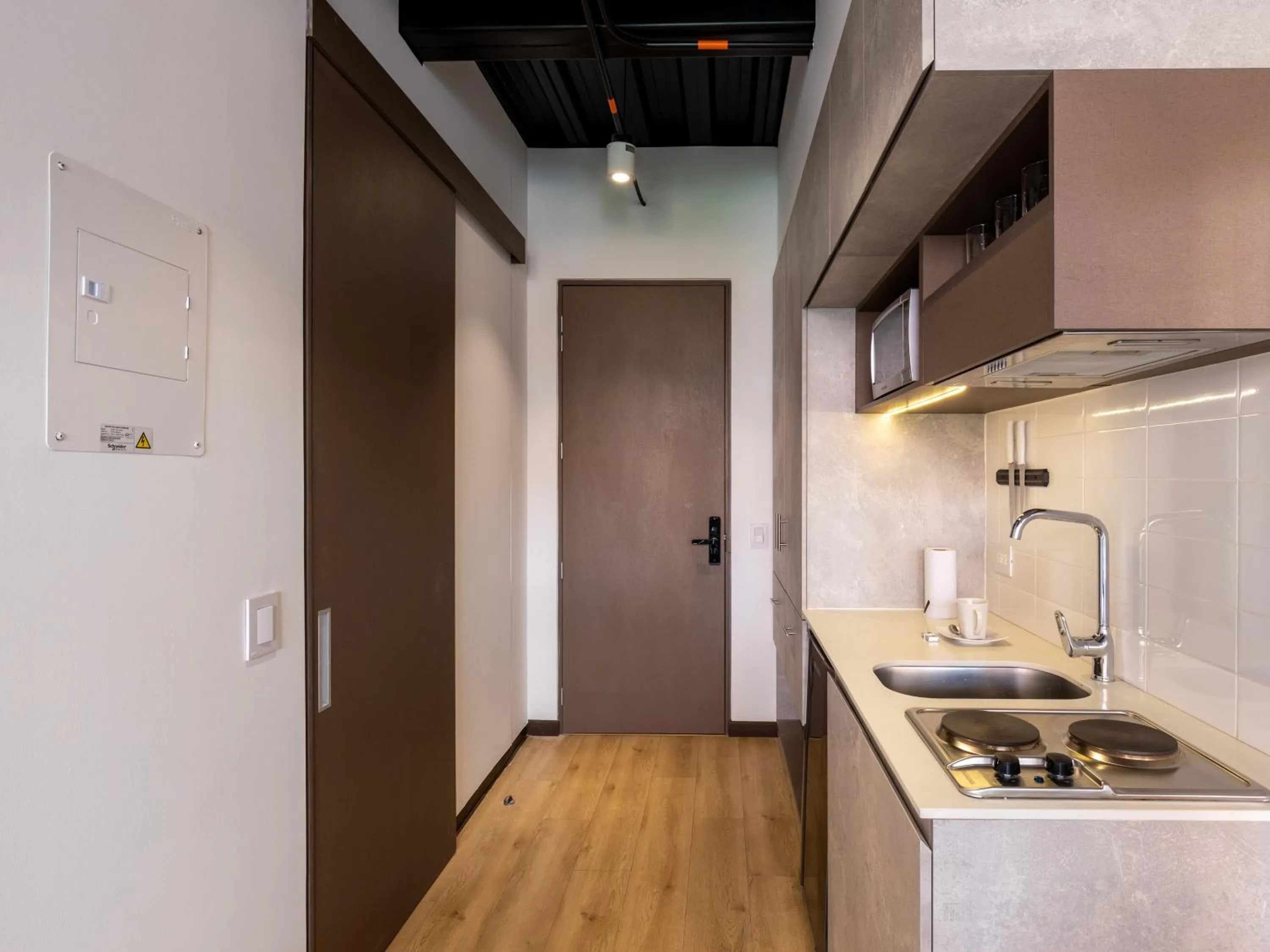 Kitchen or kitchenette in Beliving by Wynwood House
