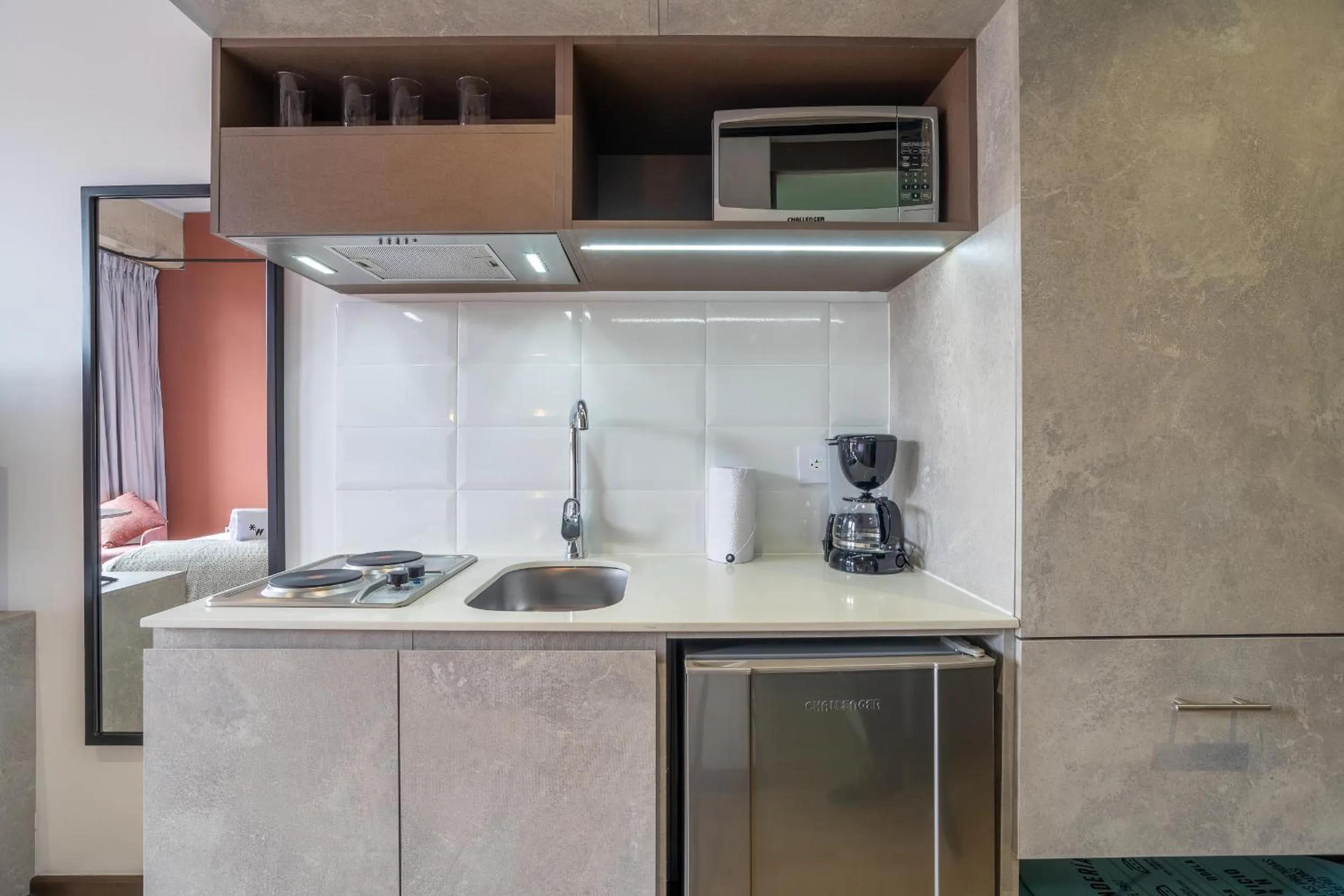 Kitchen or kitchenette in Beliving by Wynwood House