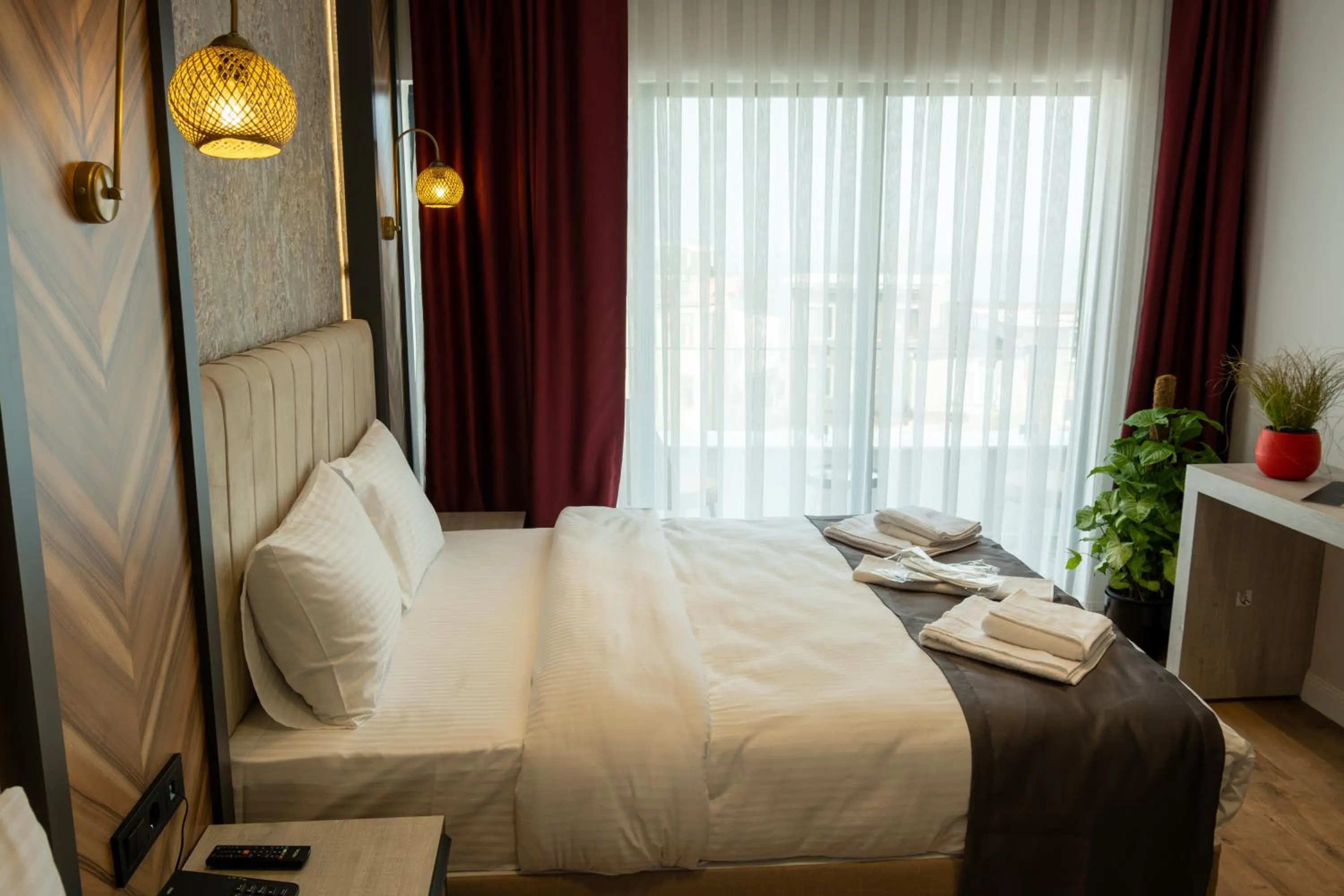 Photo of the whole room, Bed in Linda Port Hotel