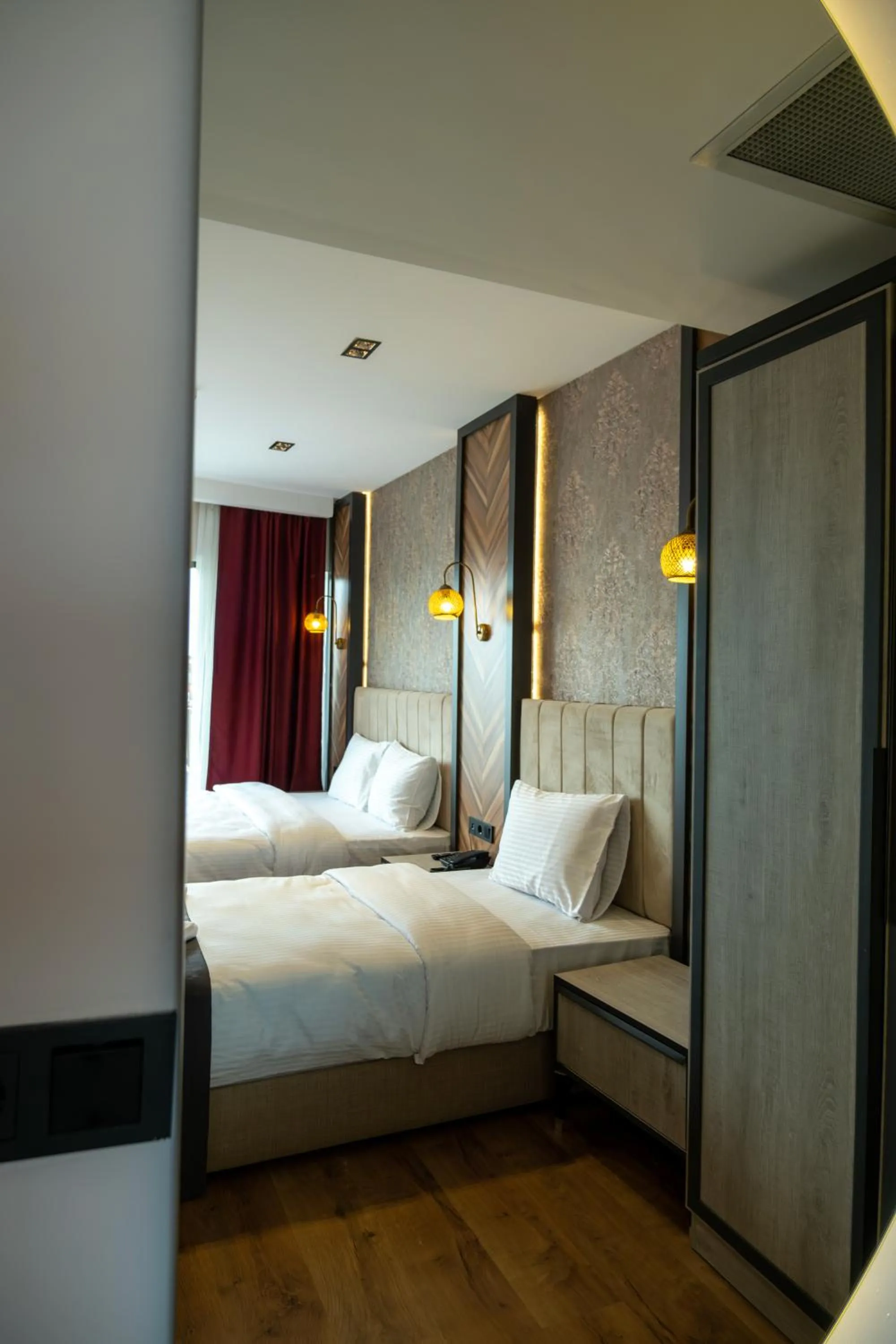 wardrobe, Bed in Linda Port Hotel