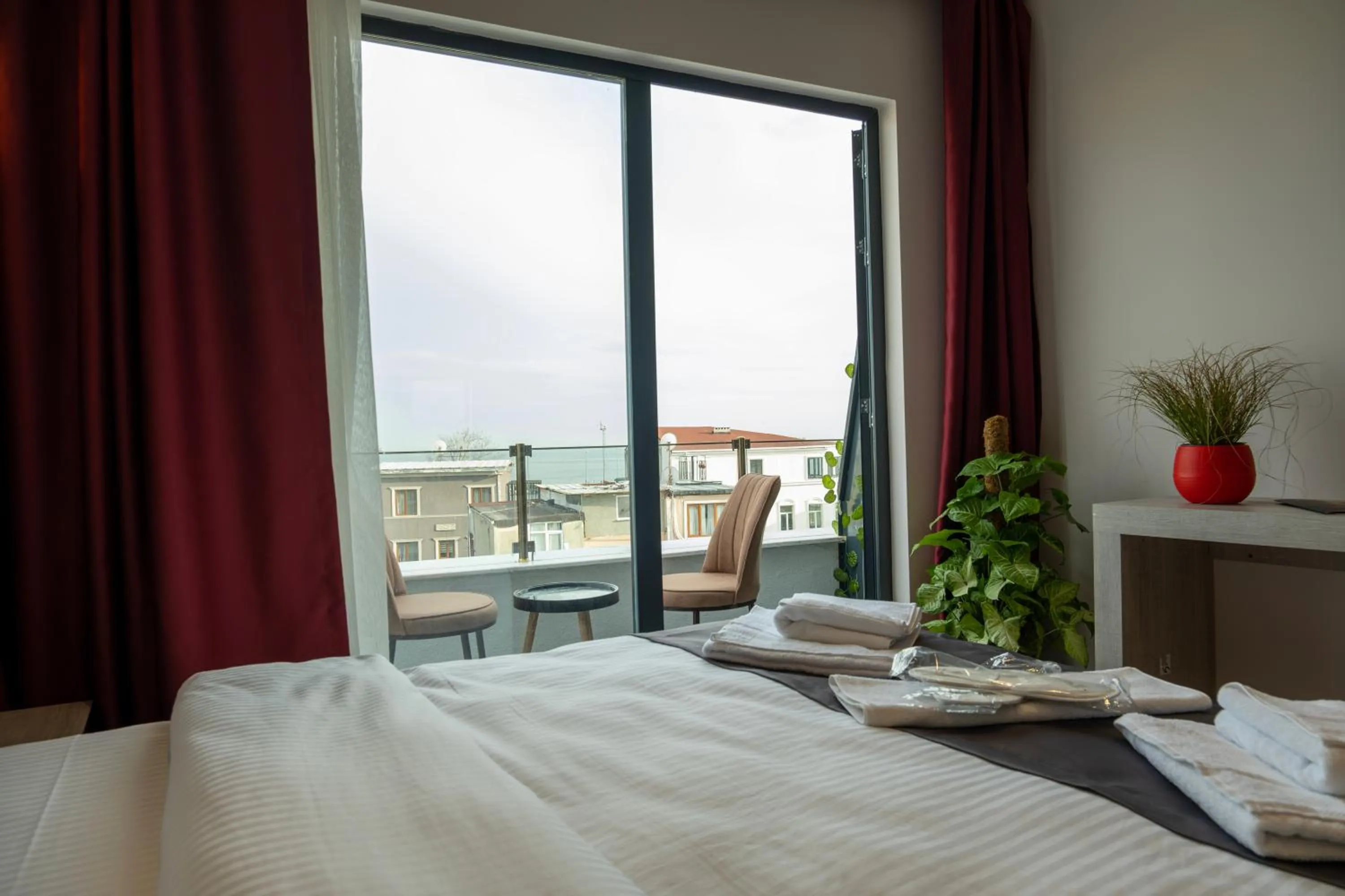 View (from property/room), Bed in Linda Port Hotel