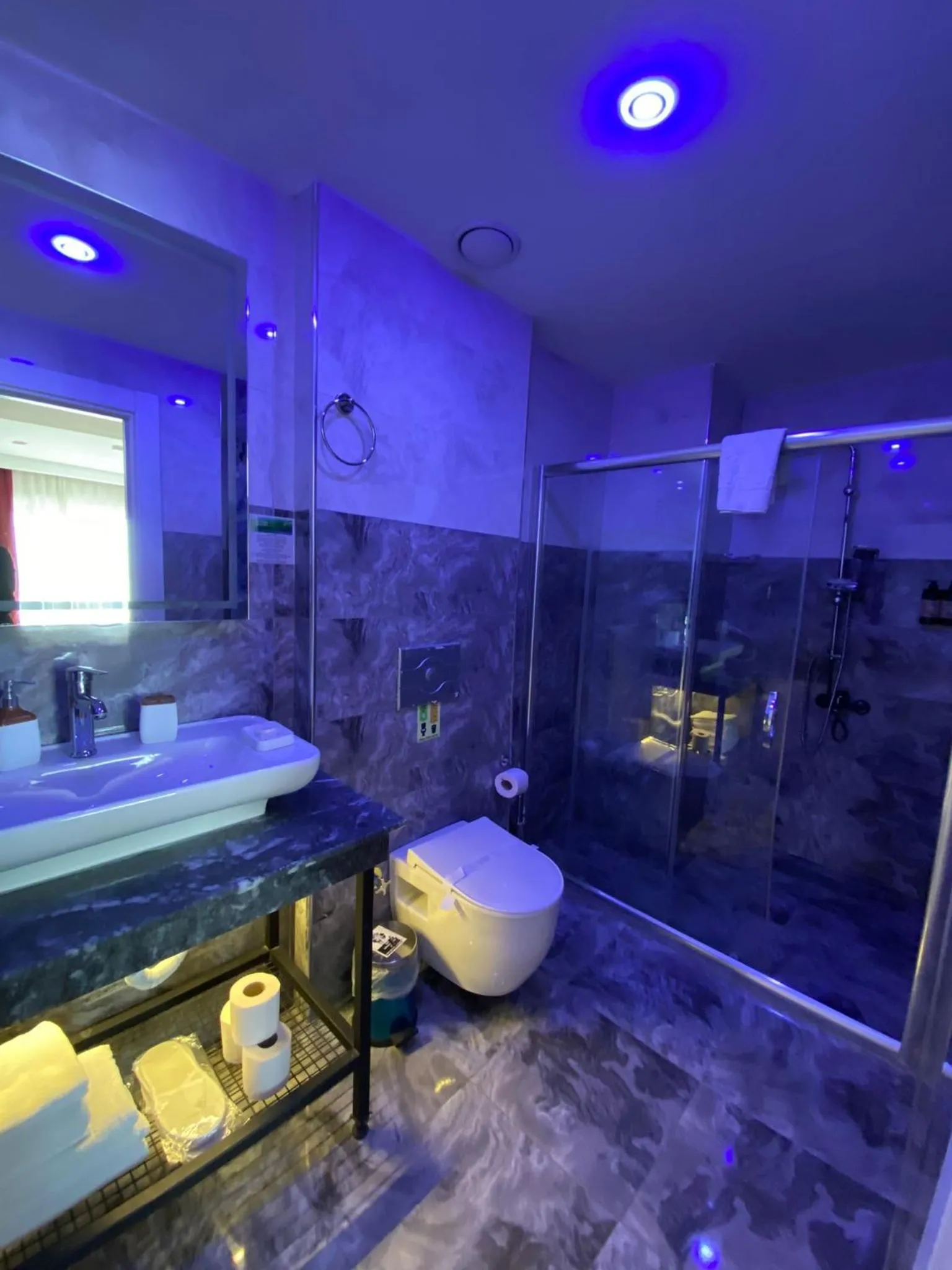 Bathroom in Linda Port Hotel