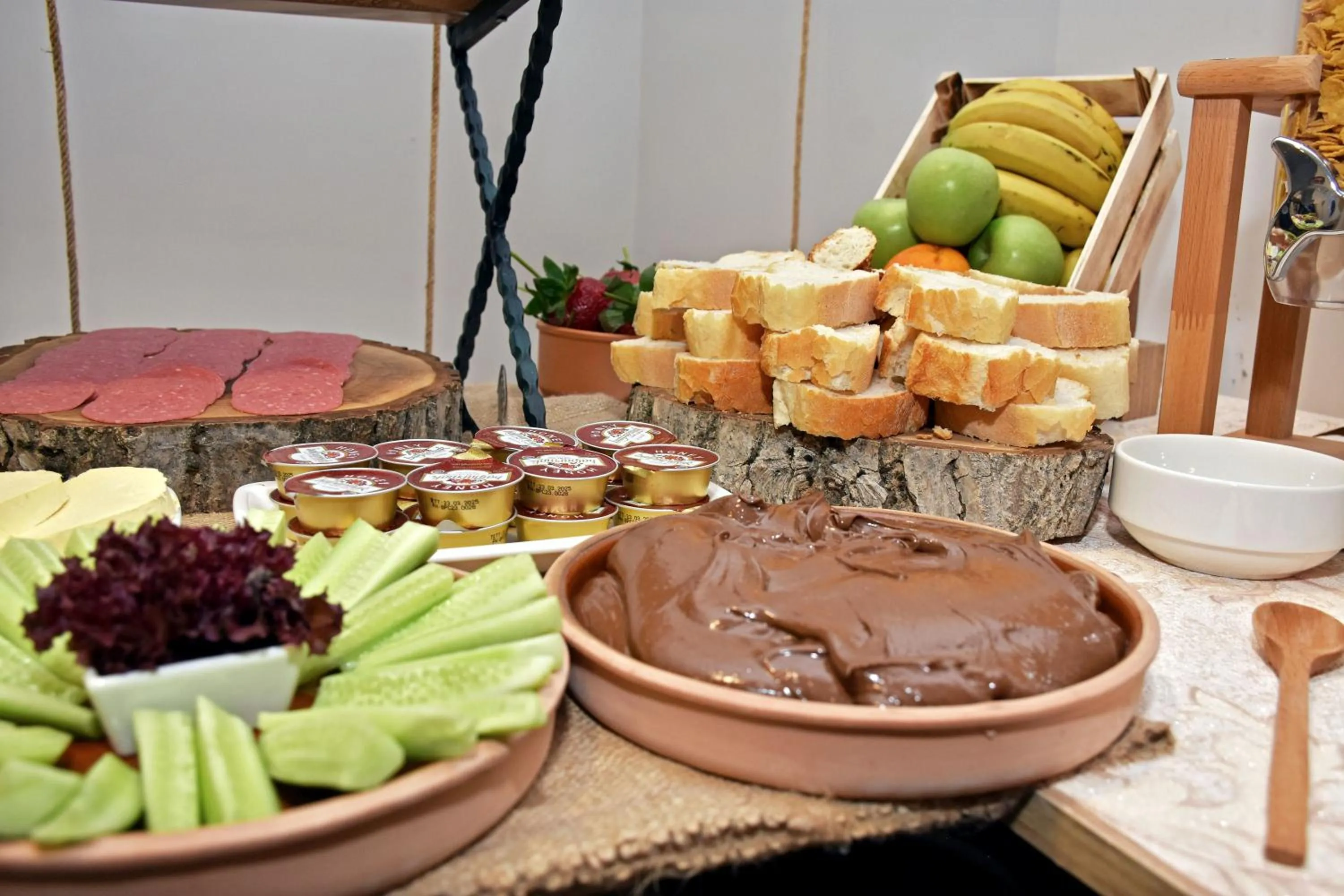 Food and drinks in Linda Port Hotel