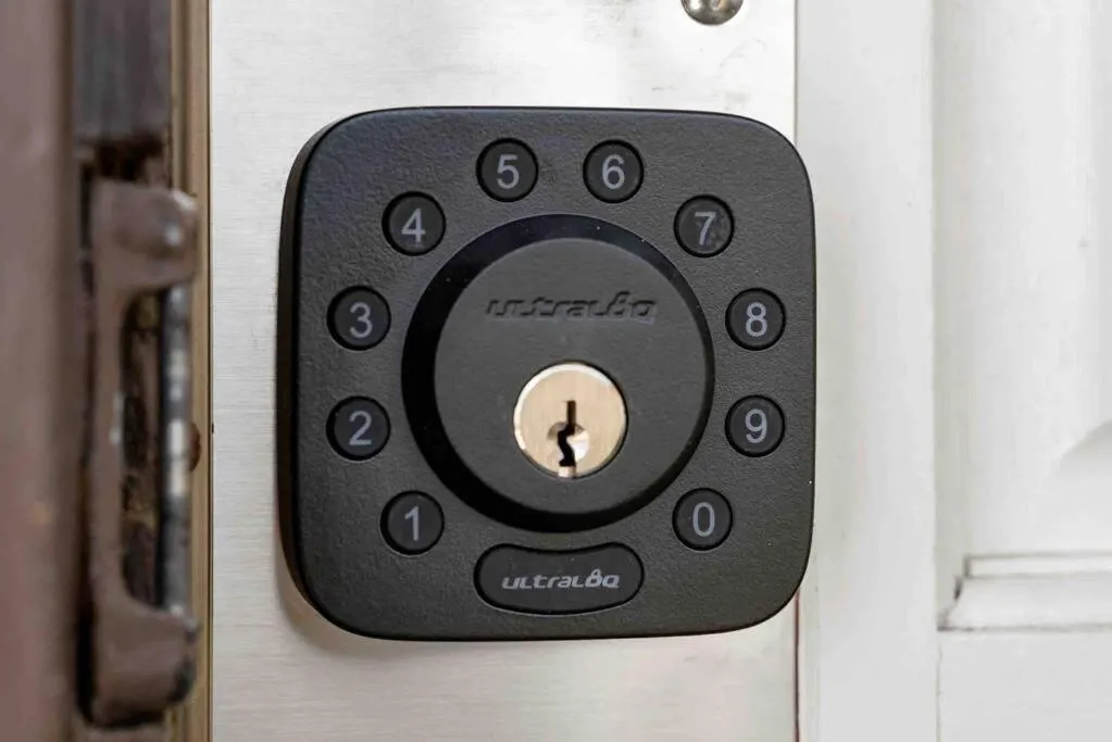 Mid Century Garden View Home Parking