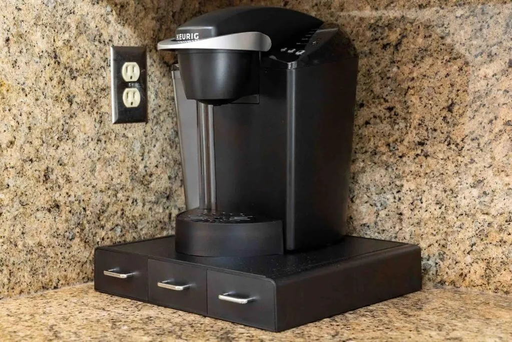 Mid Century Garden View Home Parking