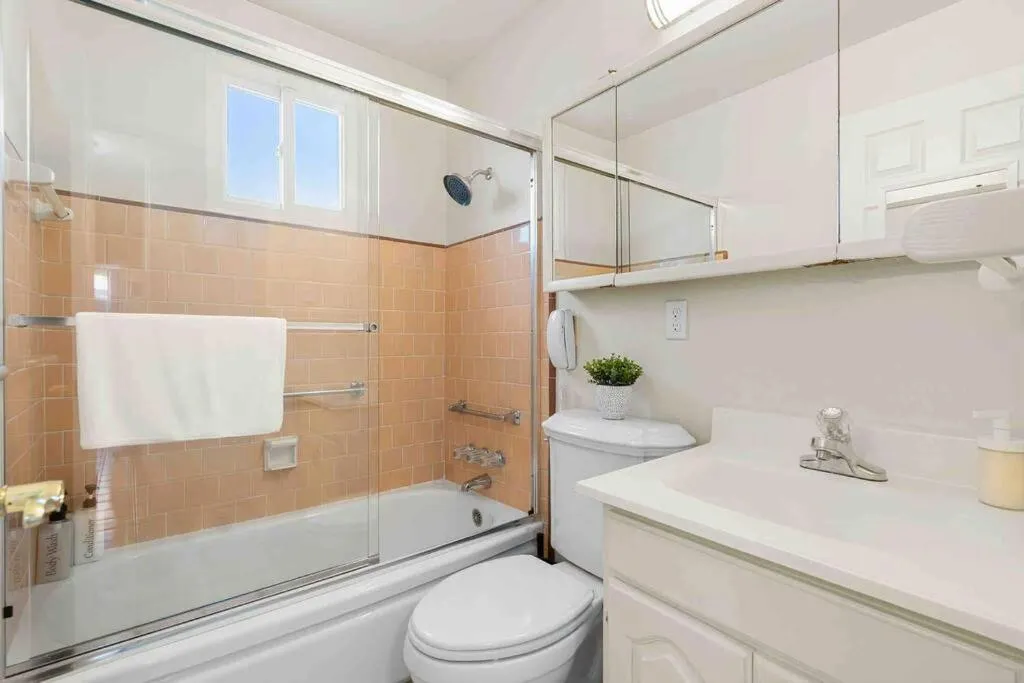 Mid Century Garden View Home Parking