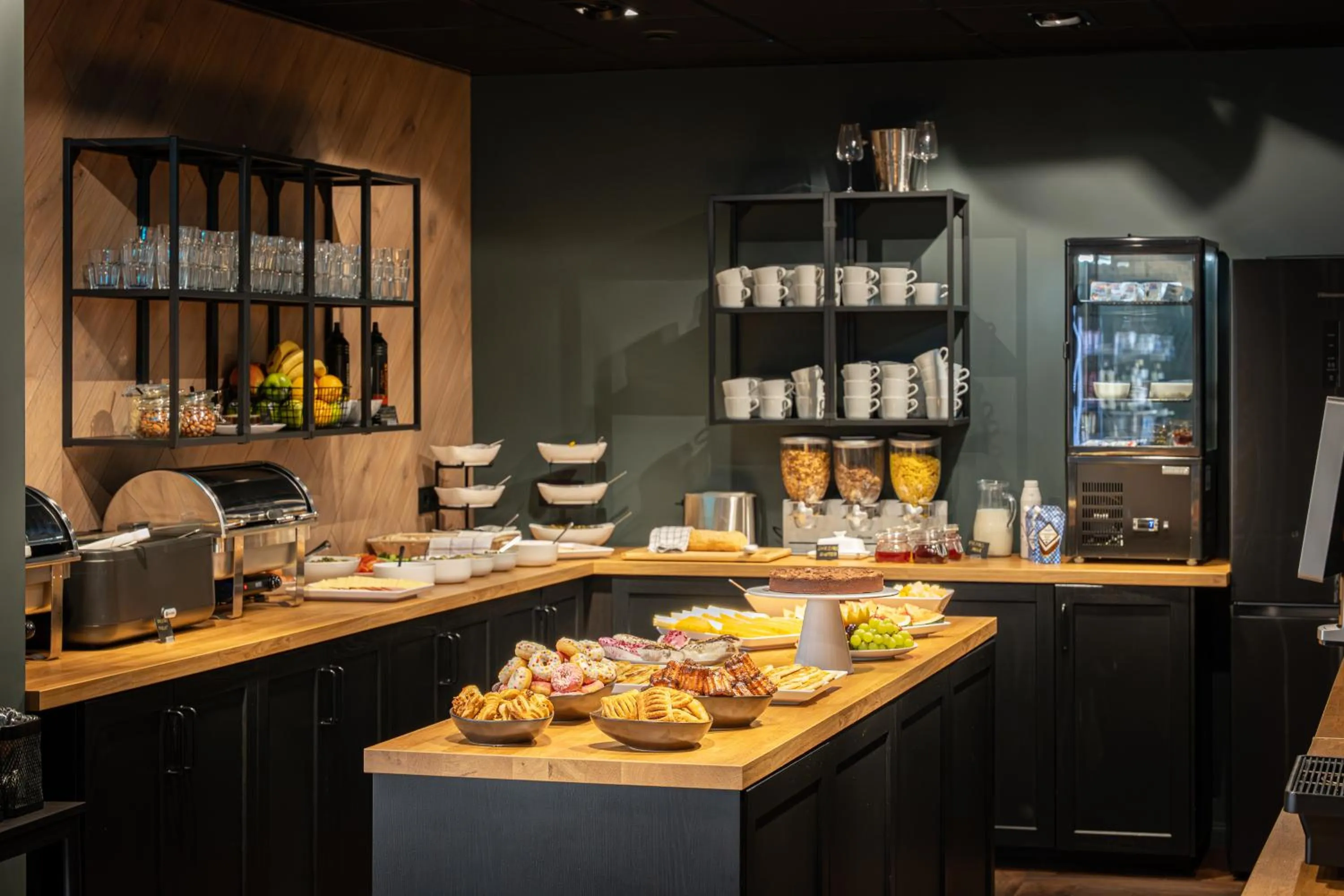 Breakfast in Luna Self Check-in Hotel Klaipeda