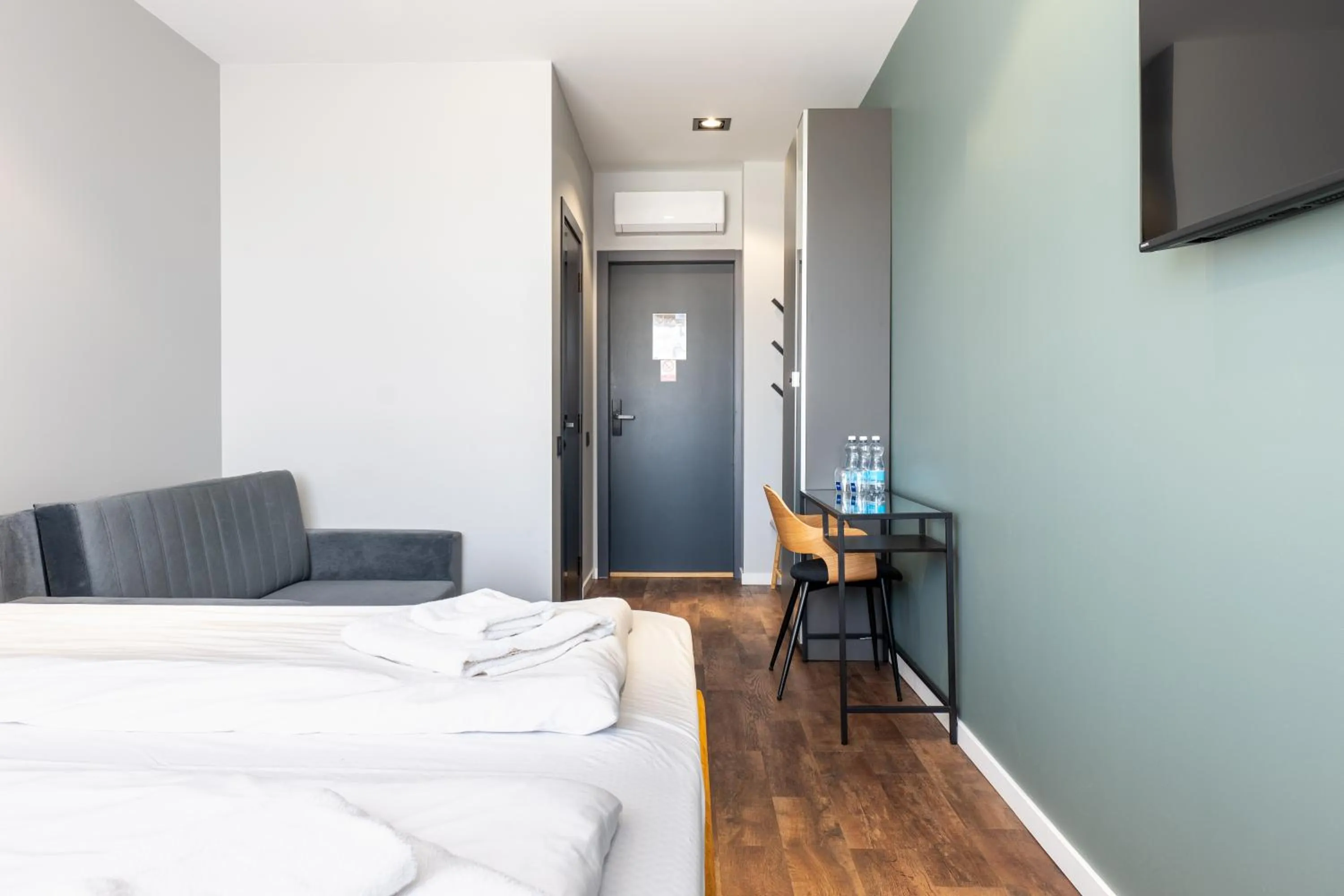 Bed in Luna Self Check-in Hotel Klaipeda