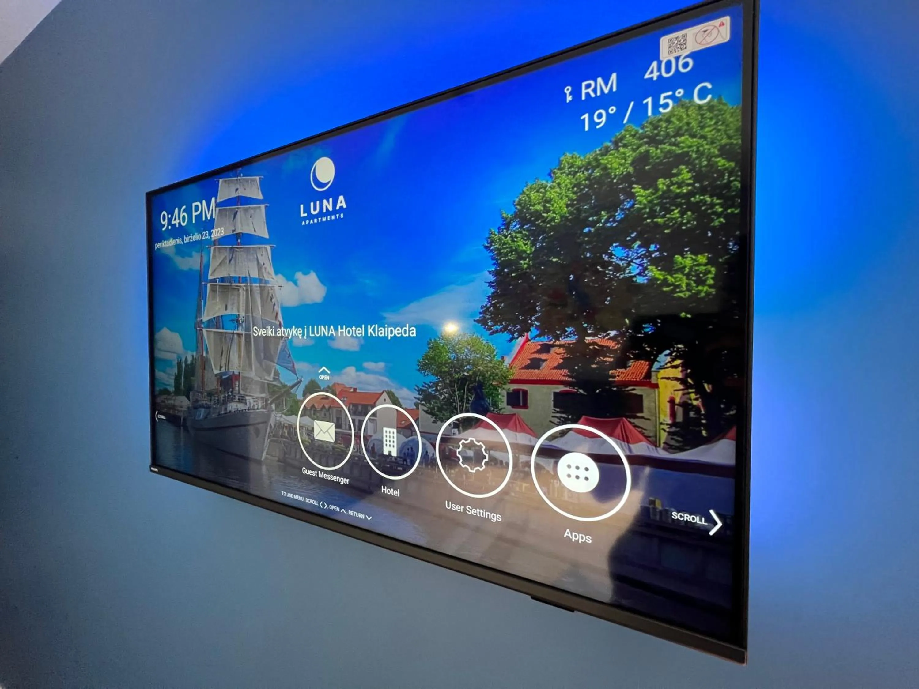 TV and multimedia in Luna Self Check-in Hotel Klaipeda