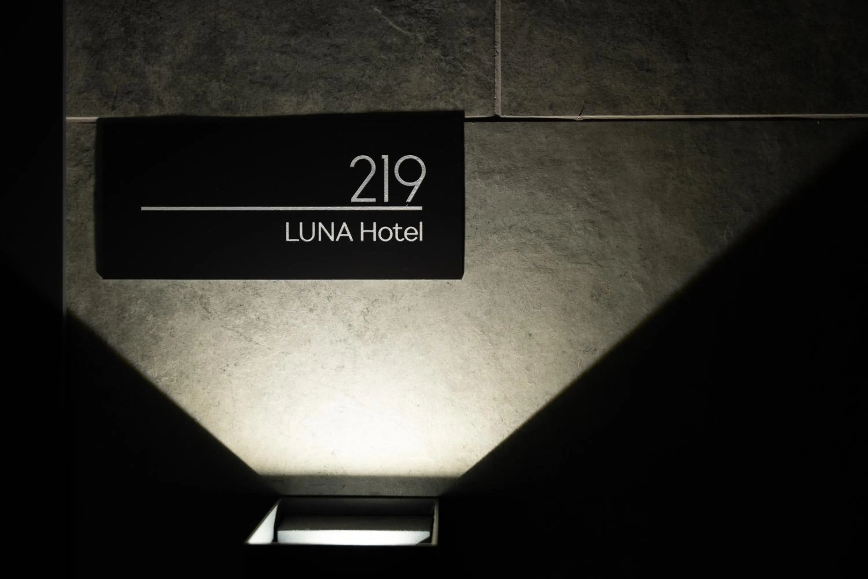 Logo/Certificate/Sign in Luna Self Check-in Hotel Klaipeda