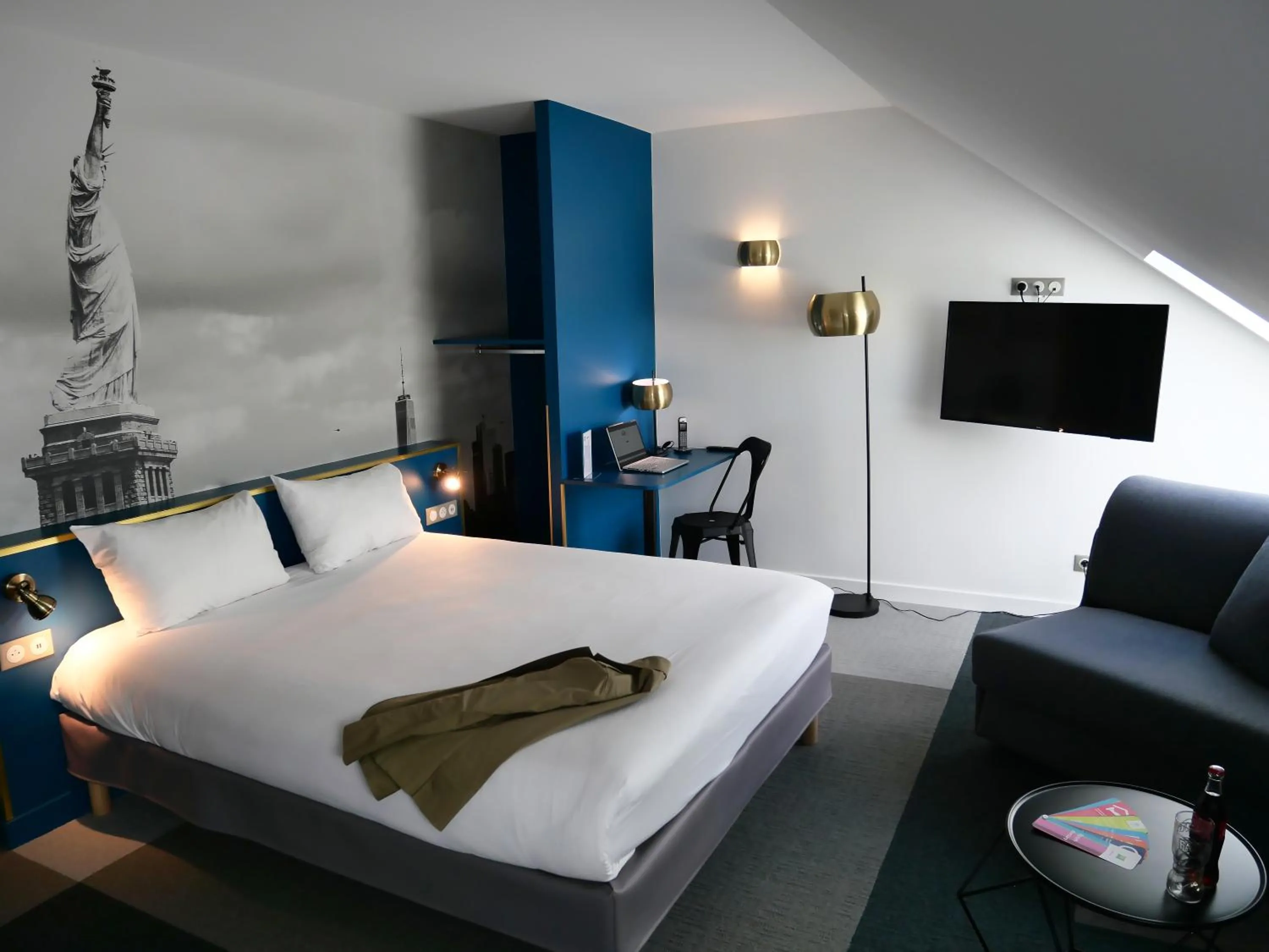 Family, Bed in ibis Styles Chartres Métropole