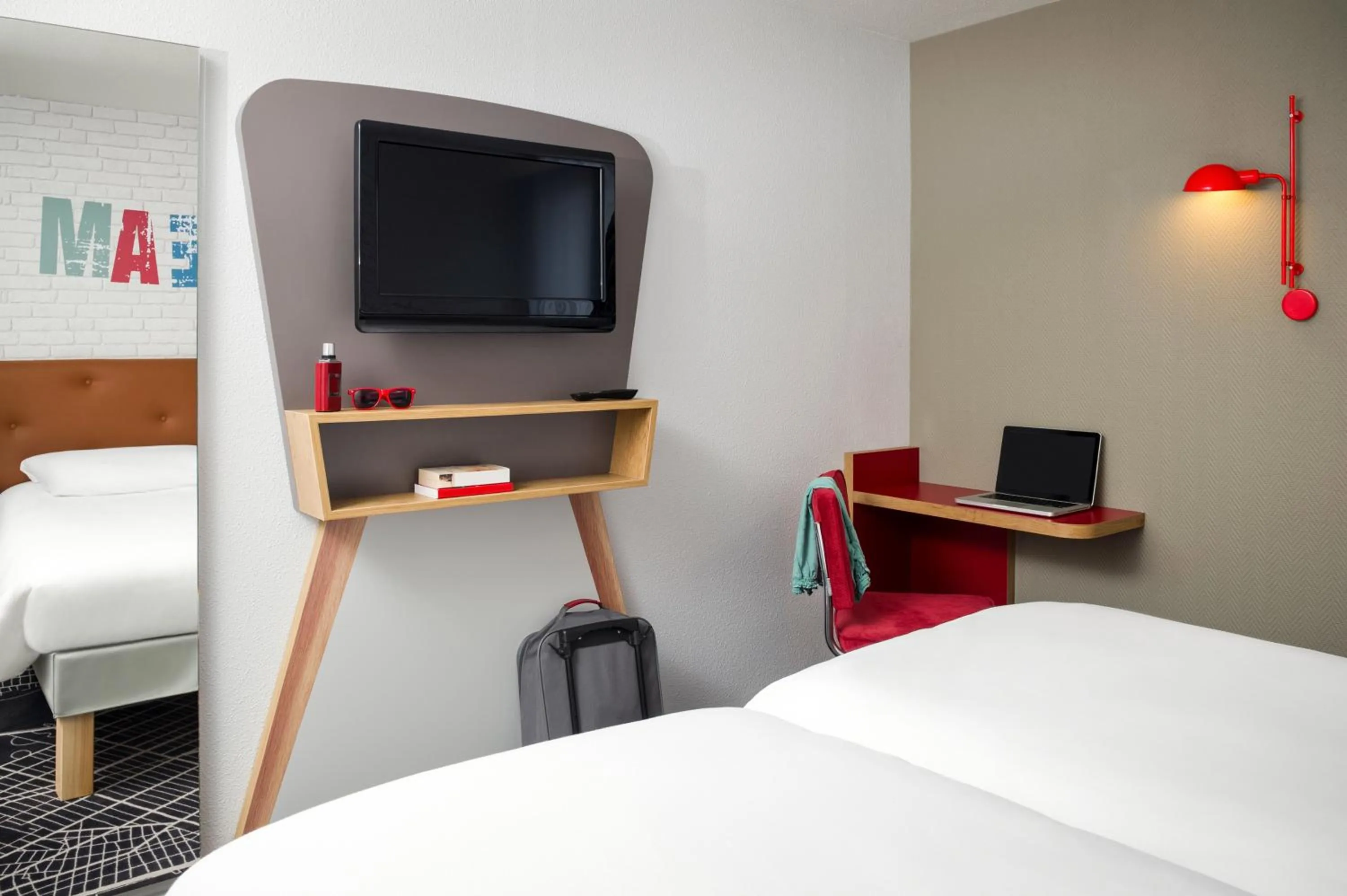 TV and multimedia, Bed in ibis Styles Chartres Métropole
