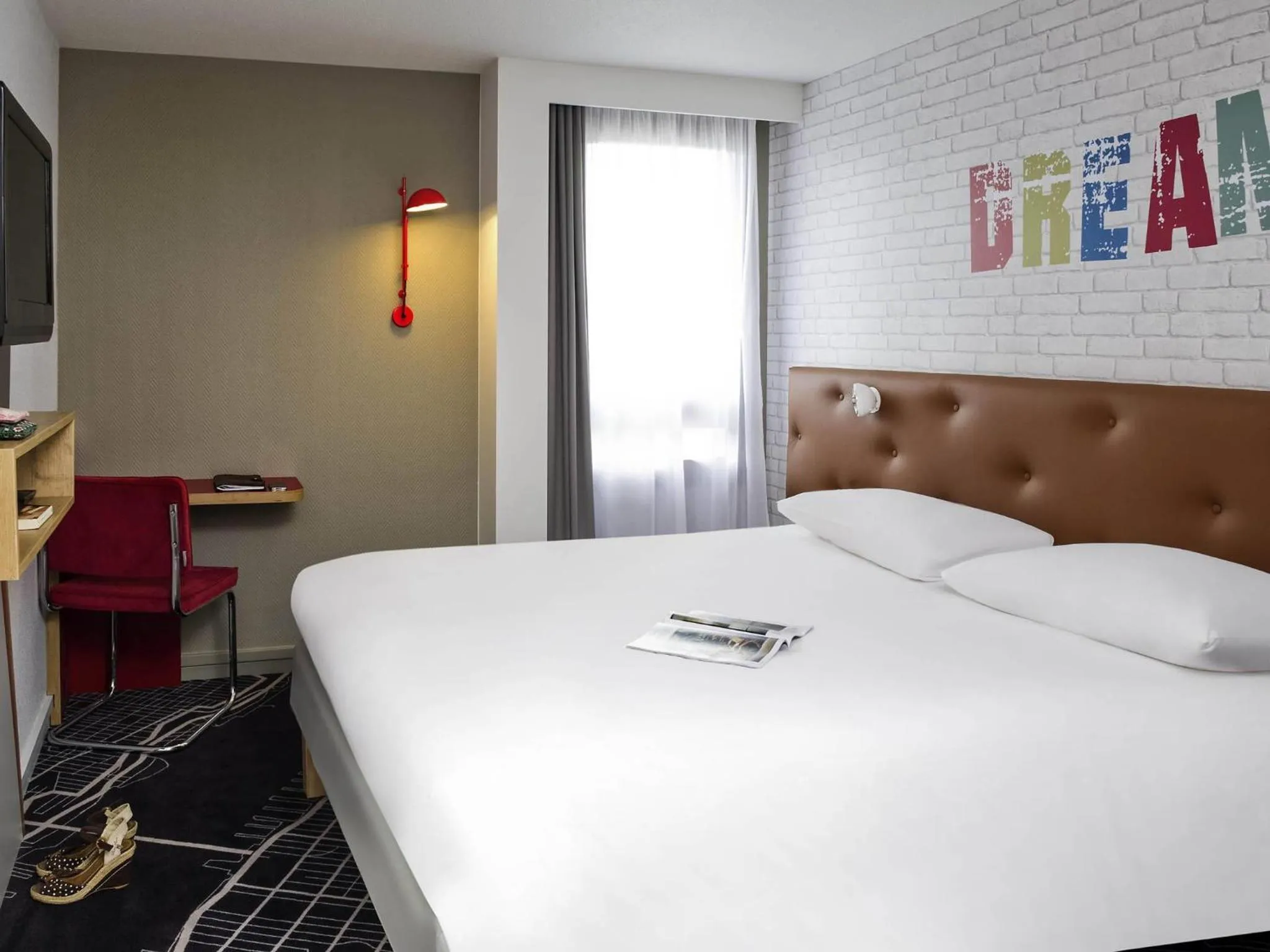 Bedroom, Bed in ibis Styles Chartres Métropole