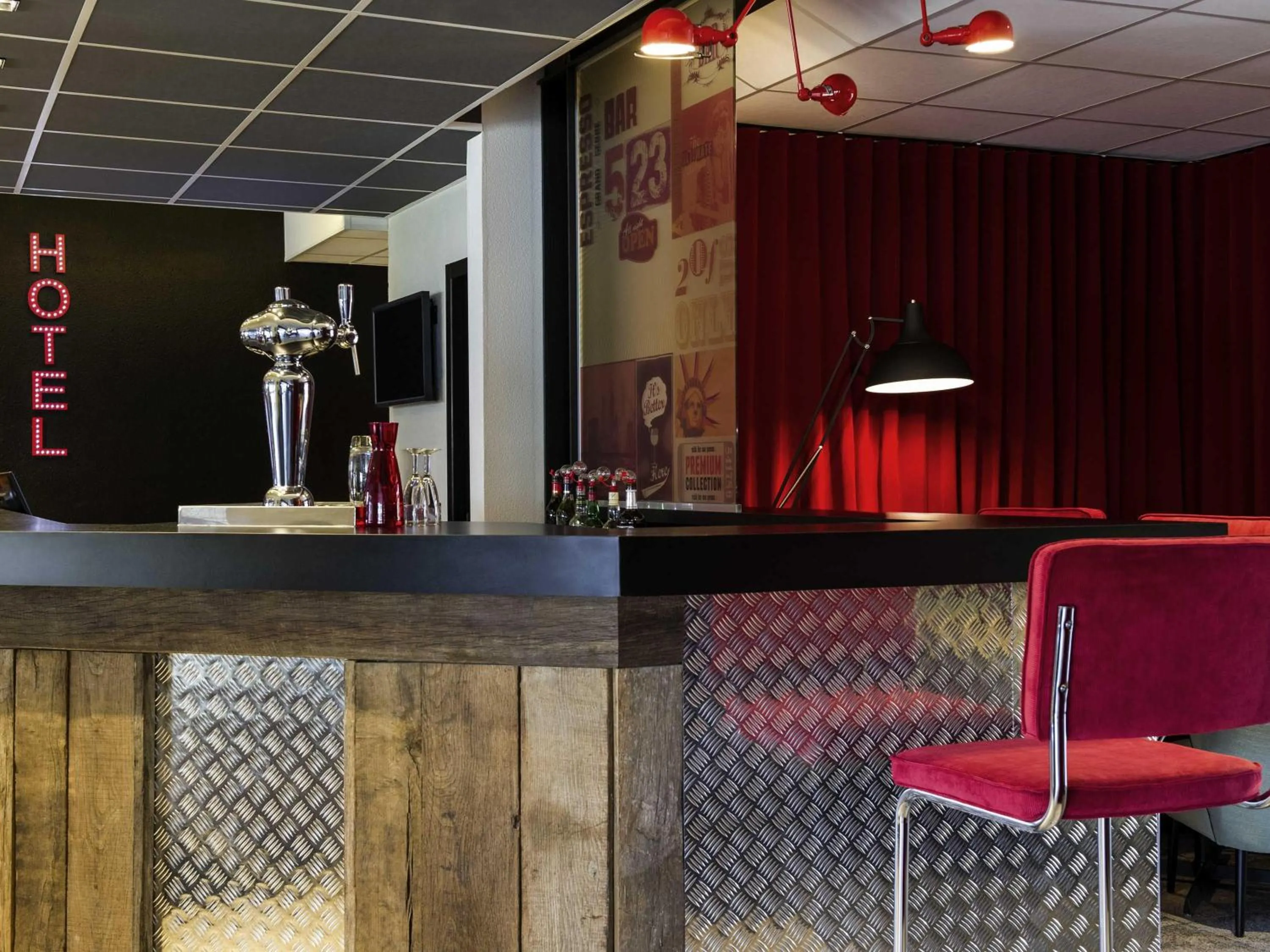 Property building in ibis Styles Chartres Métropole