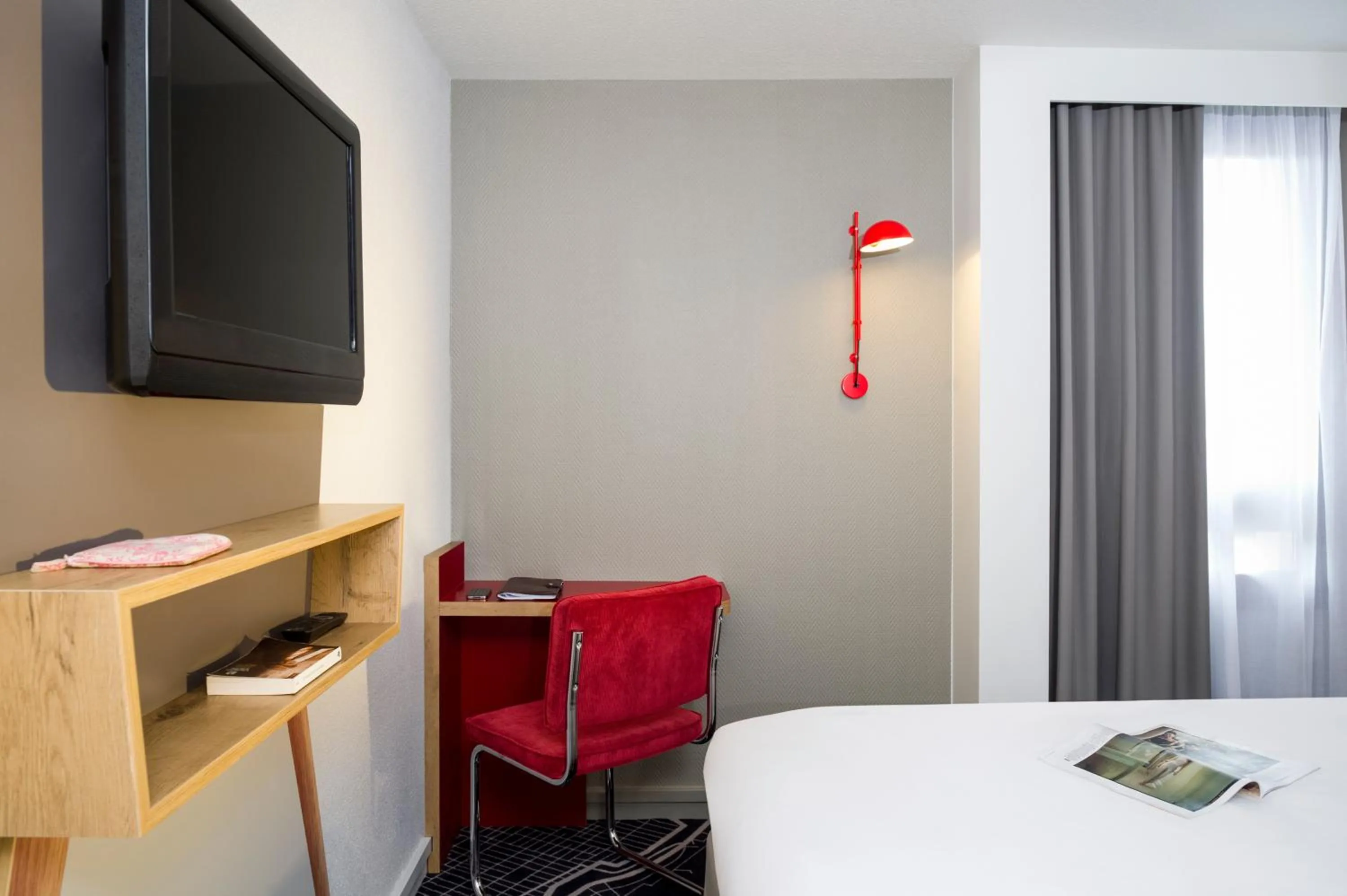 TV and multimedia, Bed in ibis Styles Chartres Métropole