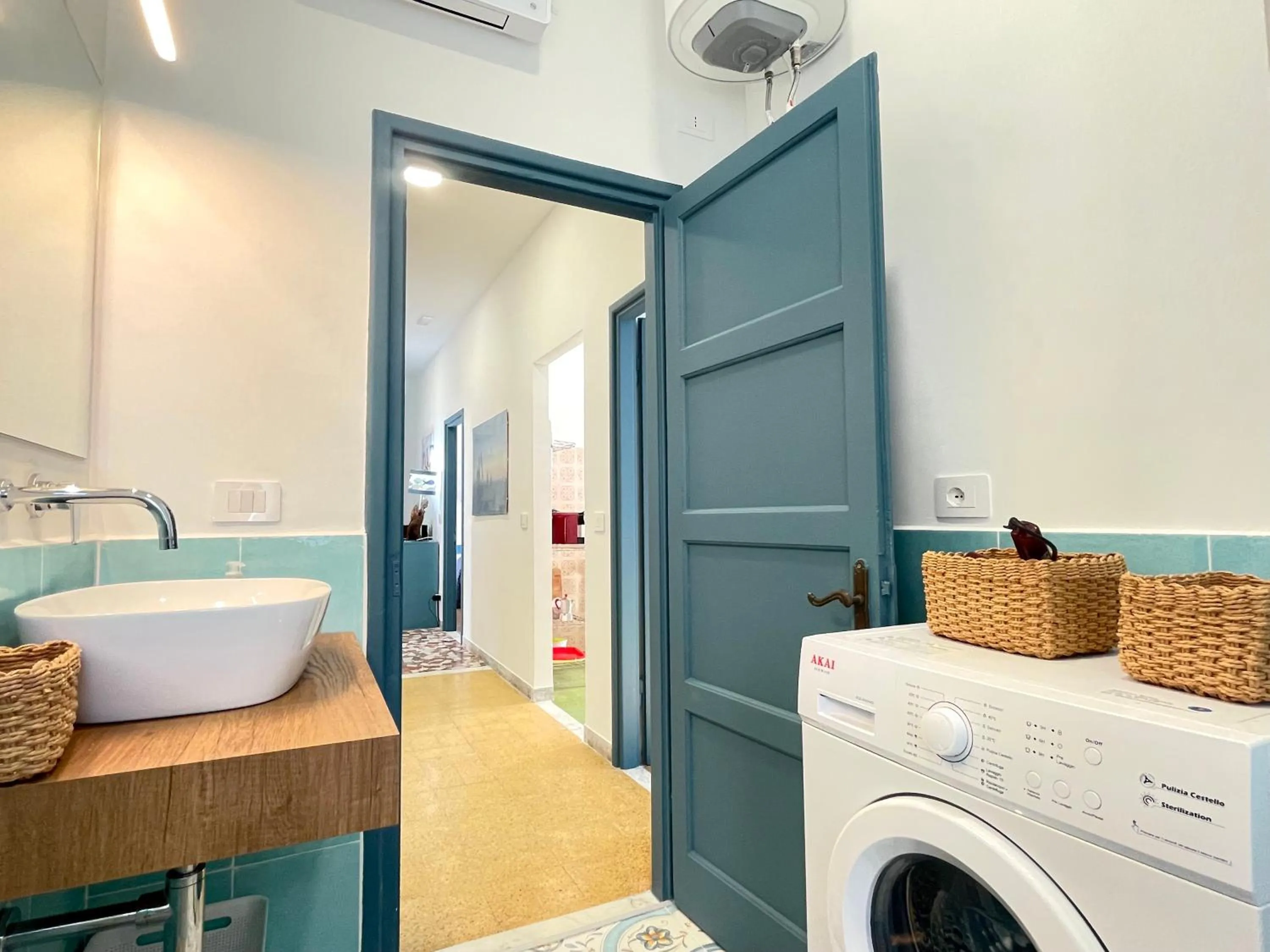 Bathroom in DOMUS MARI a due passi dal mare Anzio Cincinnato