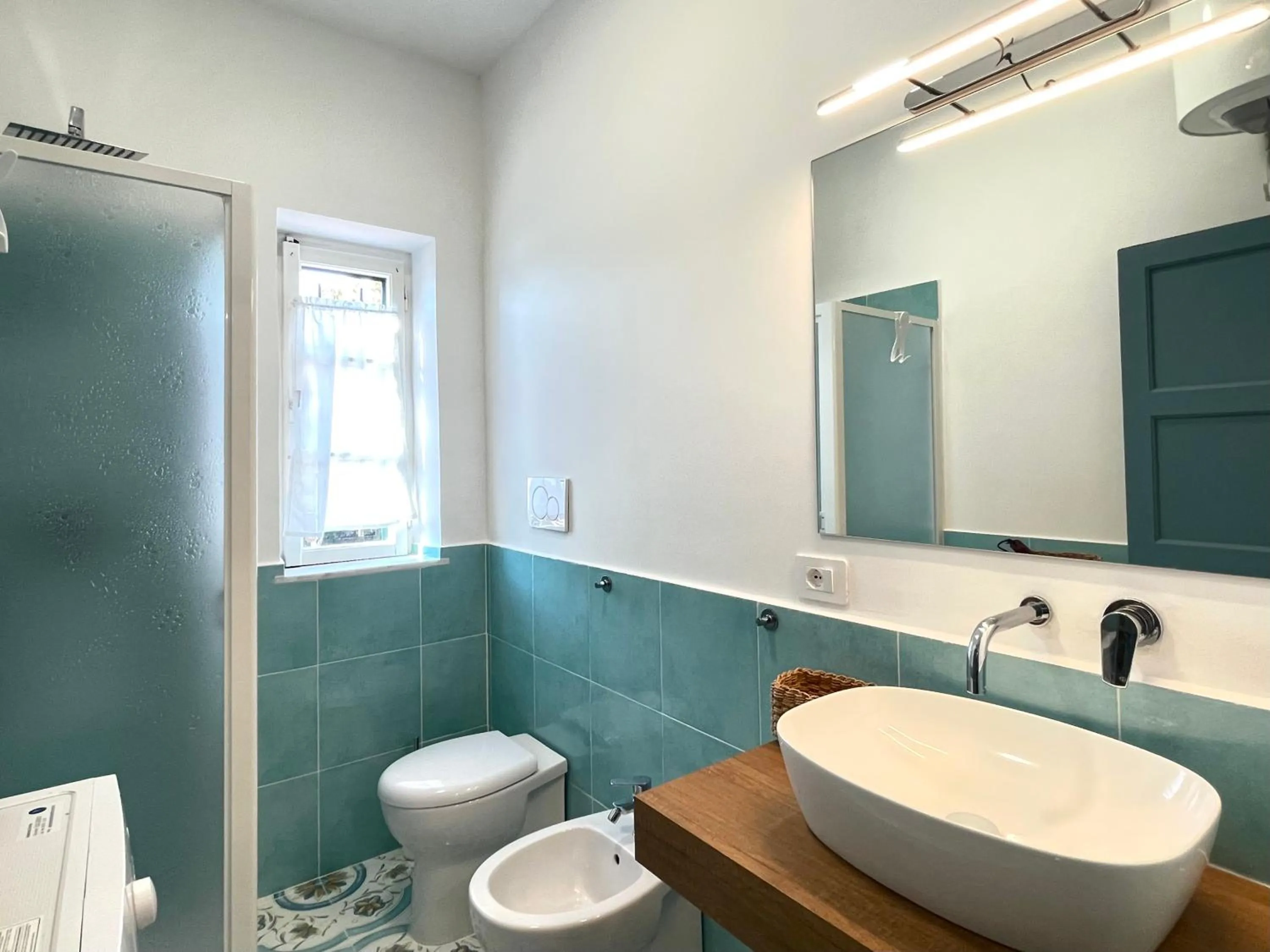 Bathroom in DOMUS MARI a due passi dal mare Anzio Cincinnato