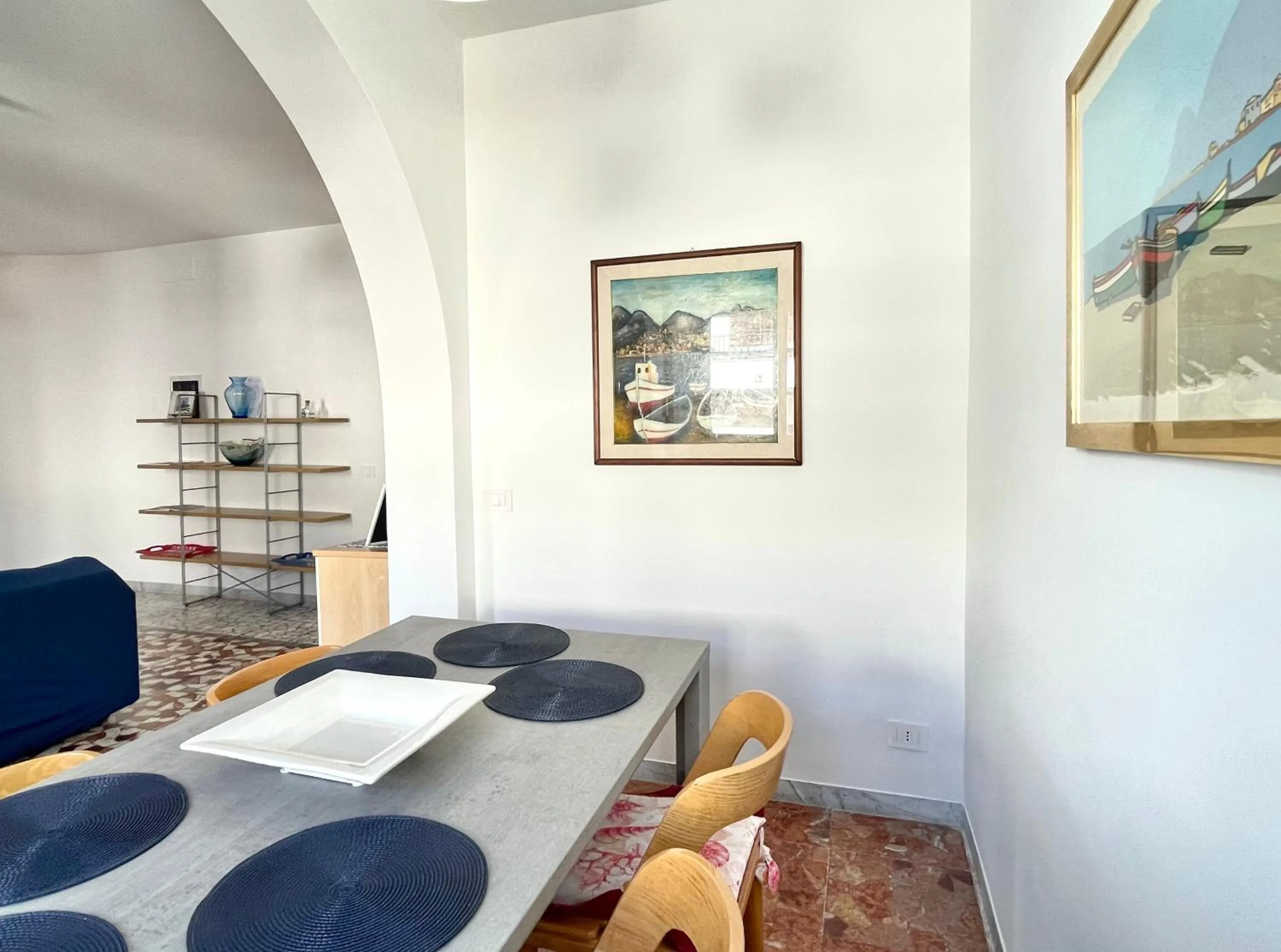 Dining area in DOMUS MARI a due passi dal mare Anzio Cincinnato