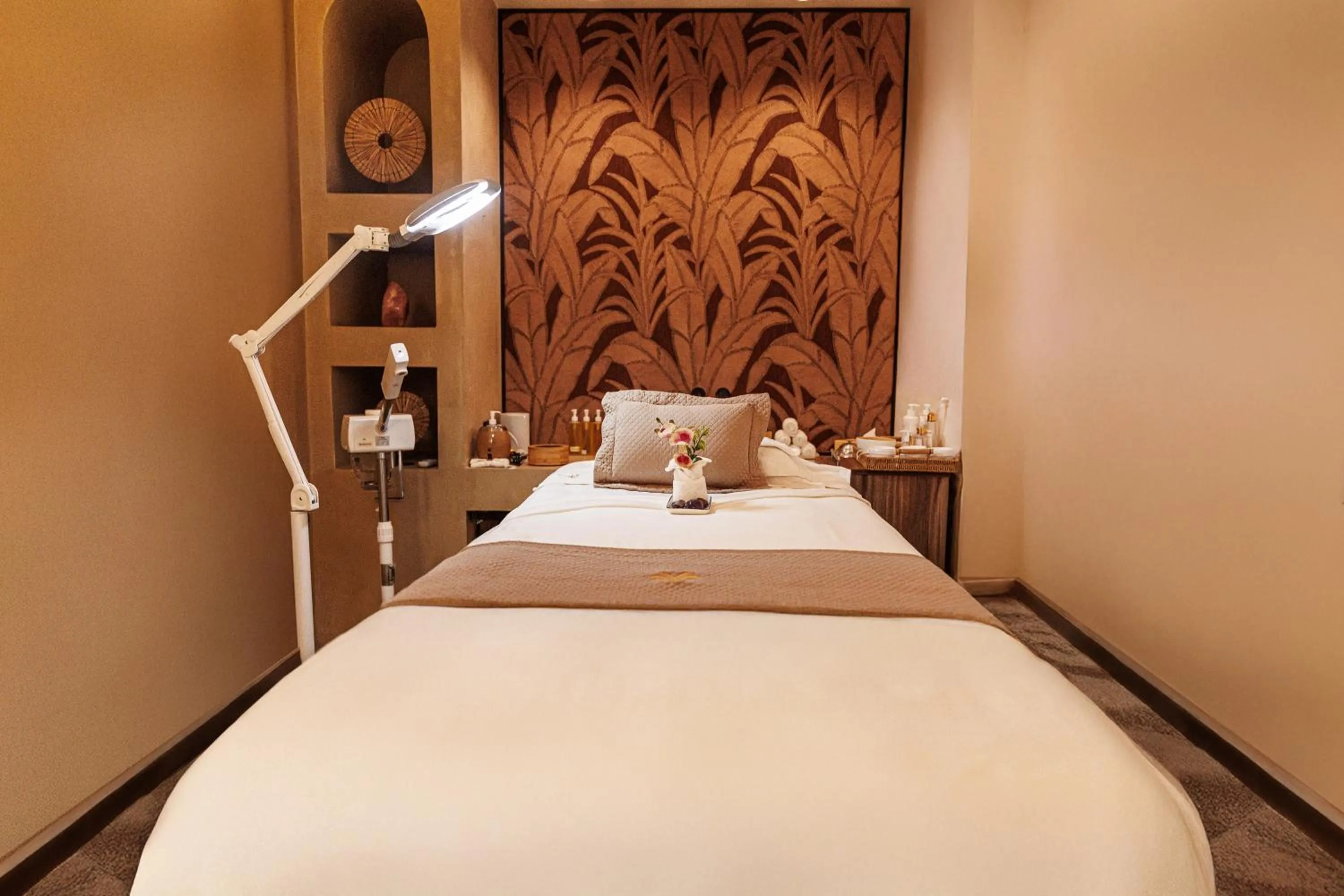 Spa and wellness centre/facilities, Bed in Riviera Royal Hotel