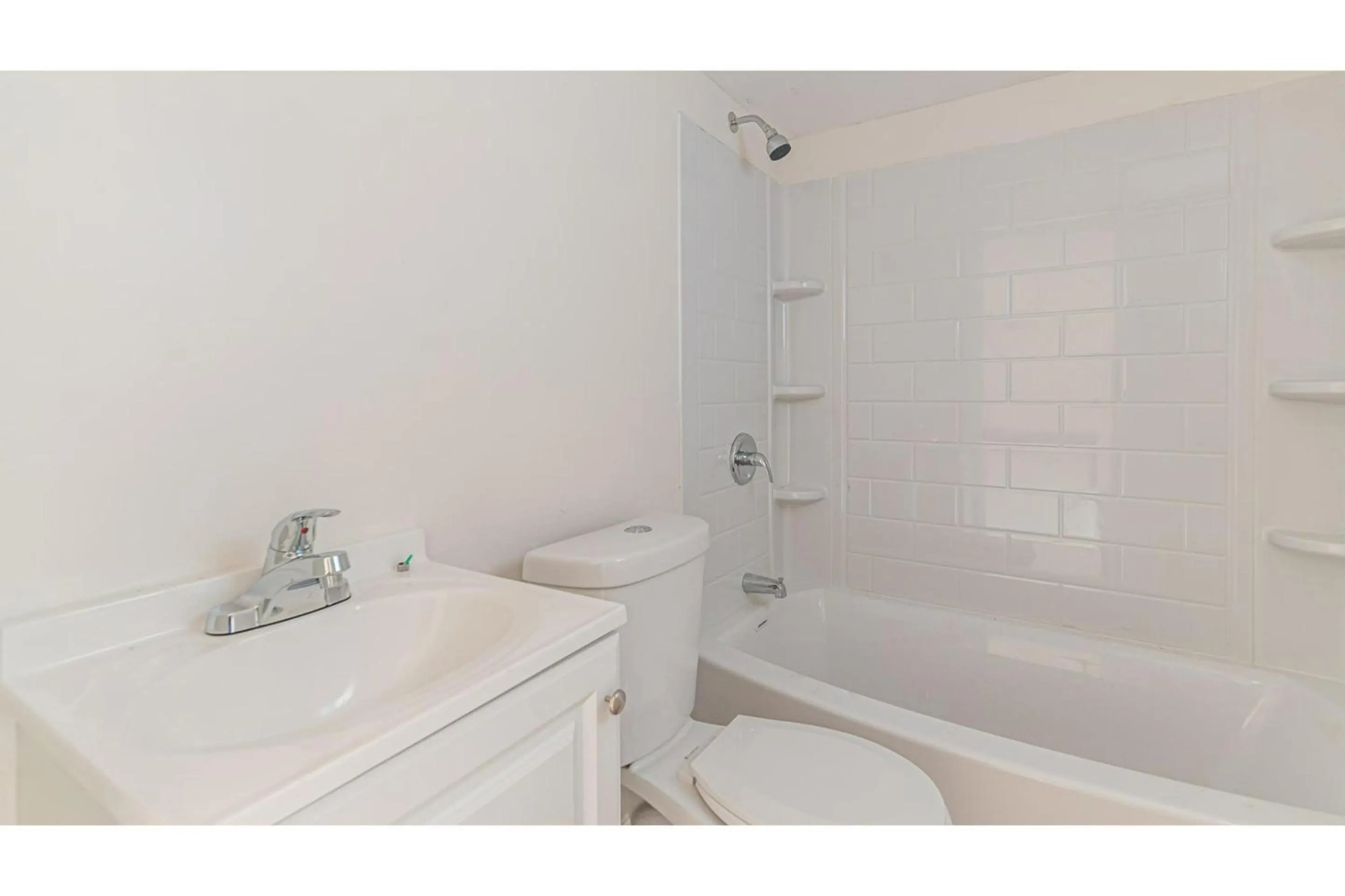 Bathroom in Cannon Inn By Capital O Gonzales Tx