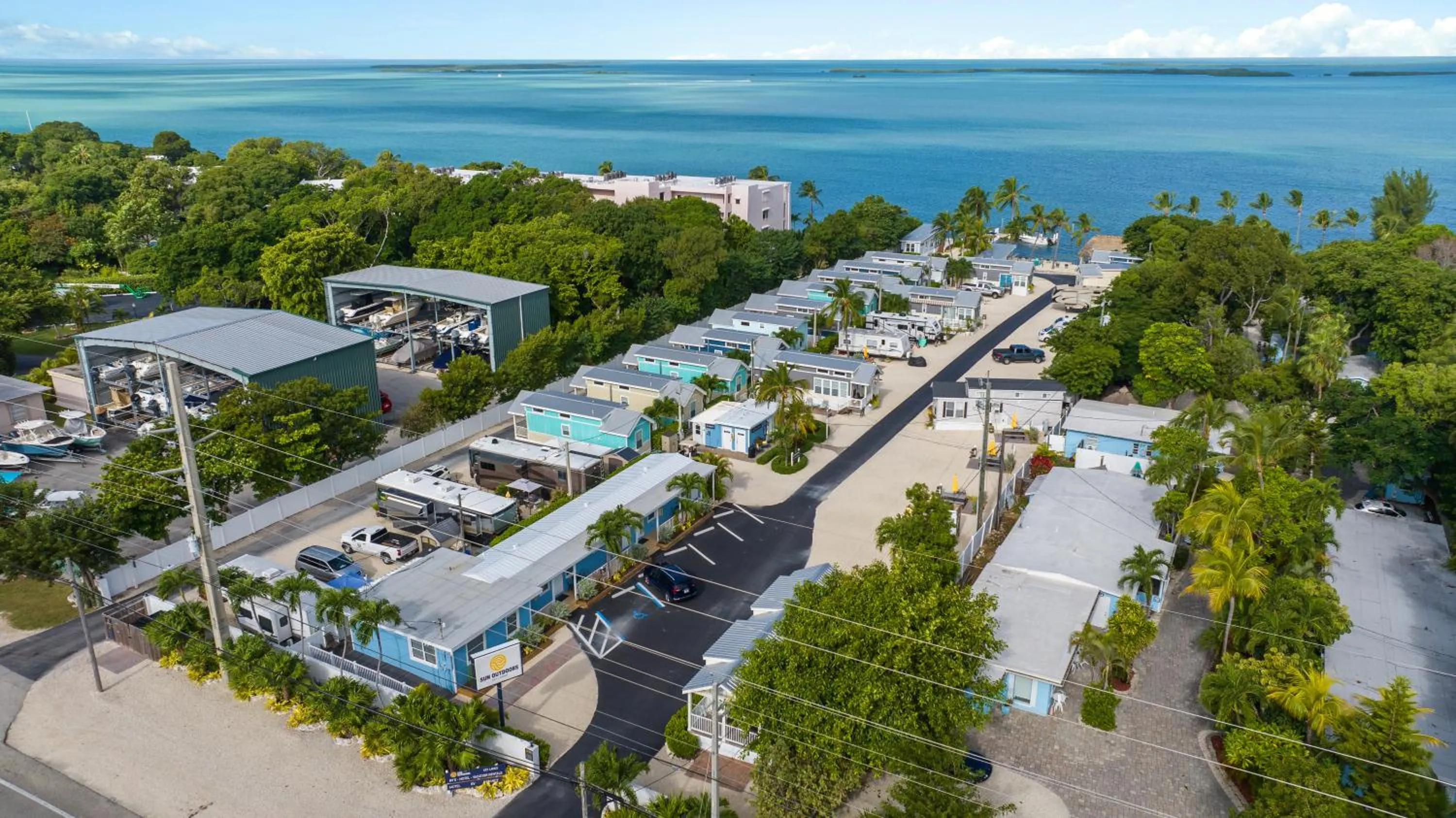 Property building in Sun Outdoors Key Largo
