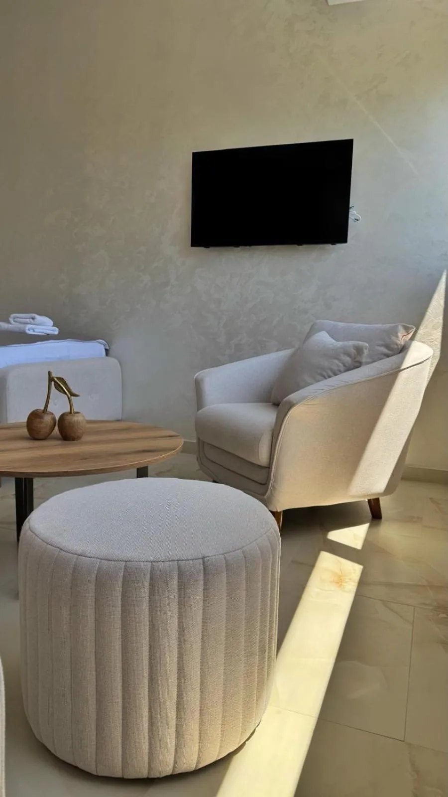 Seating area, Bed in Hotel Reset