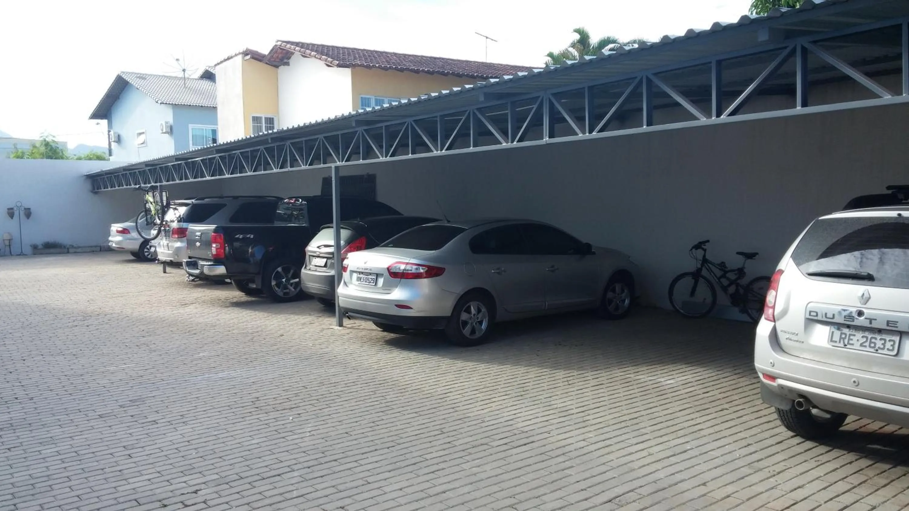 Parking in Serra Negra Pousada Spa - by Easy Hotéis