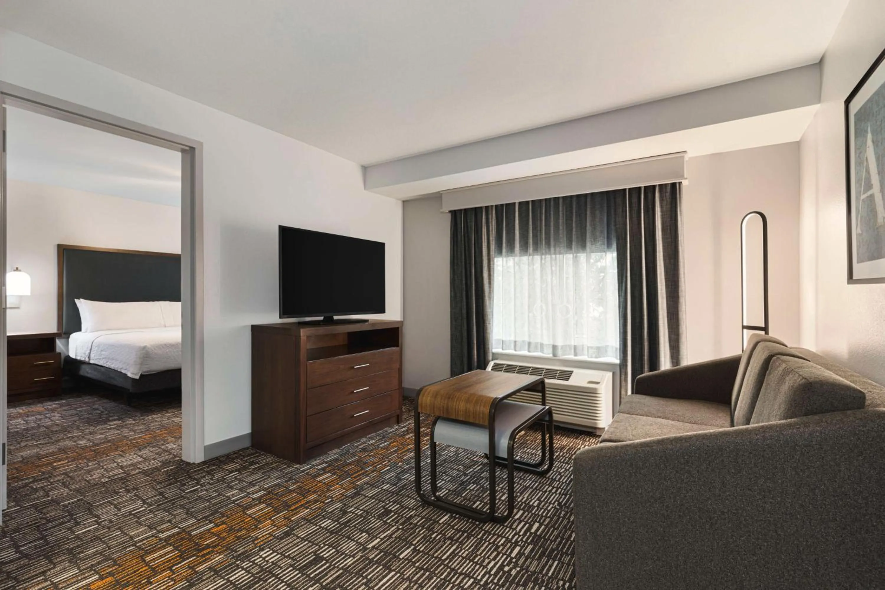 Living room, Bed in Homewood Suites by Hilton - Charlottesville