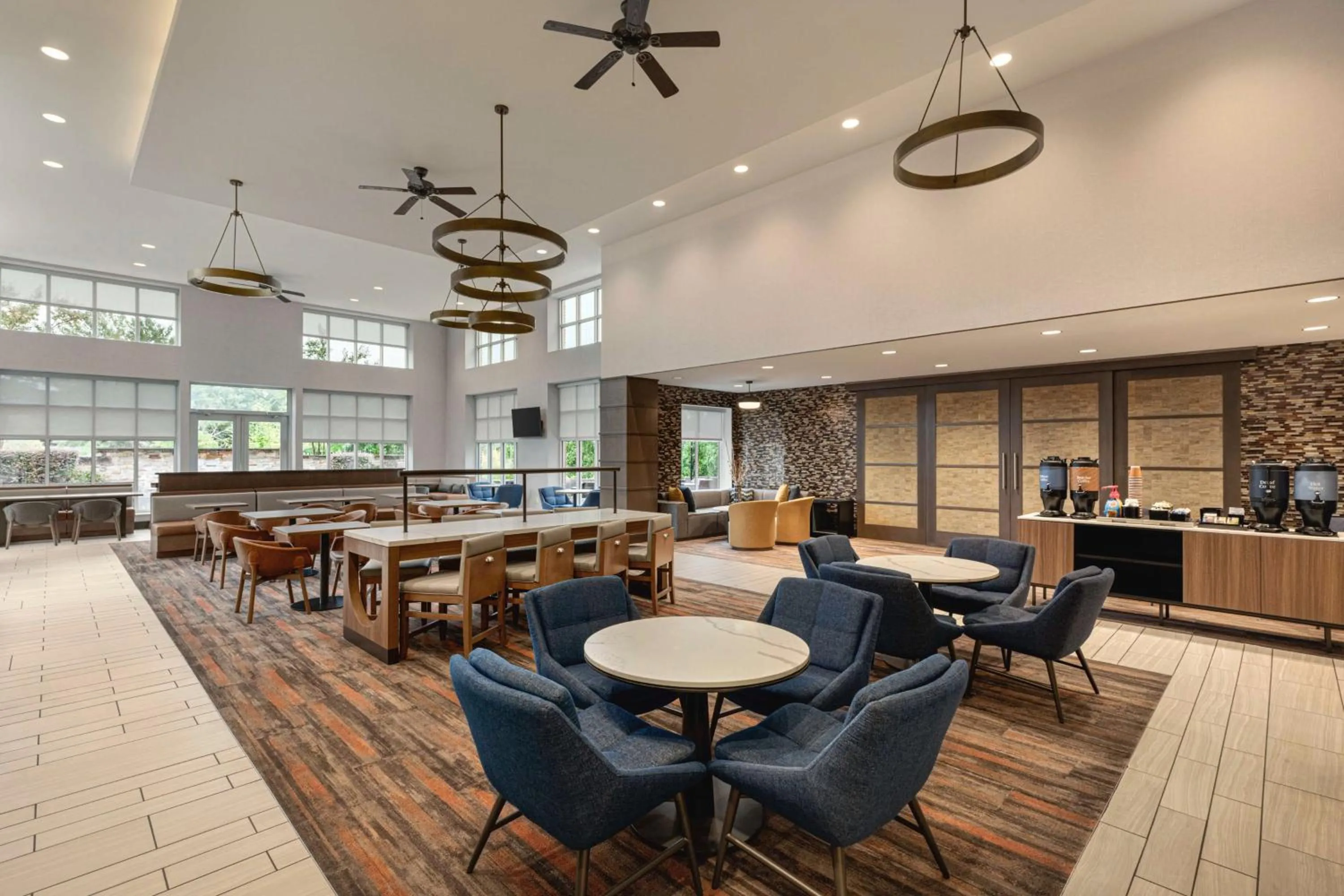 Breakfast in Homewood Suites by Hilton - Charlottesville