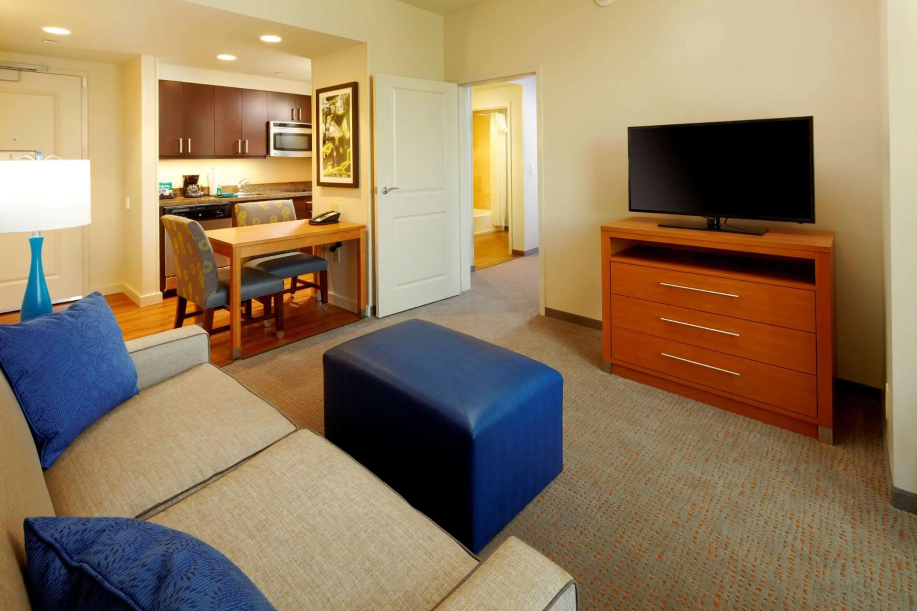 Living room in Homewood Suites by Hilton Pittsburgh Airport/Robinson Mall Area