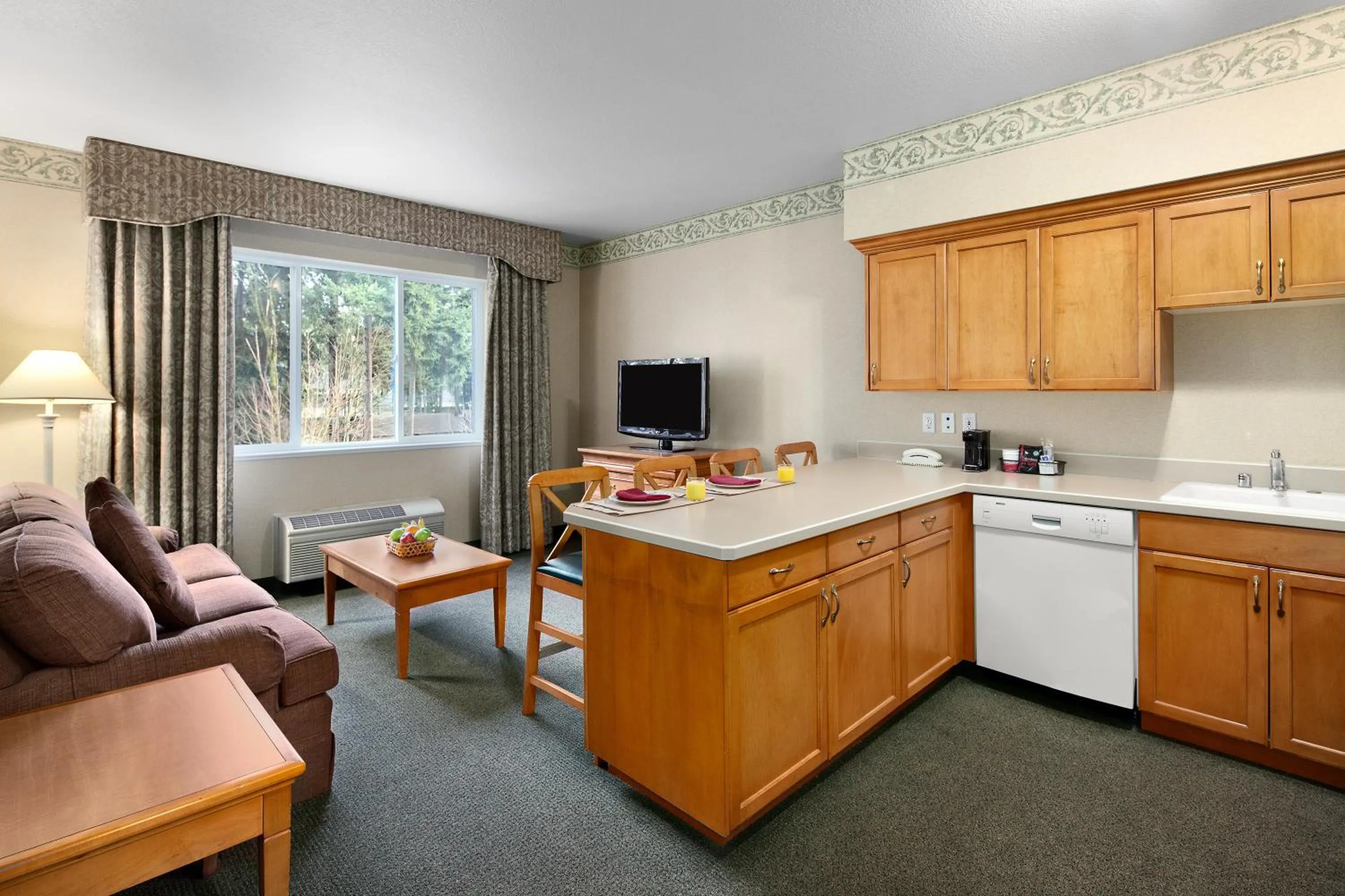 Kitchen or kitchenette in Ramada by Wyndham Olympia