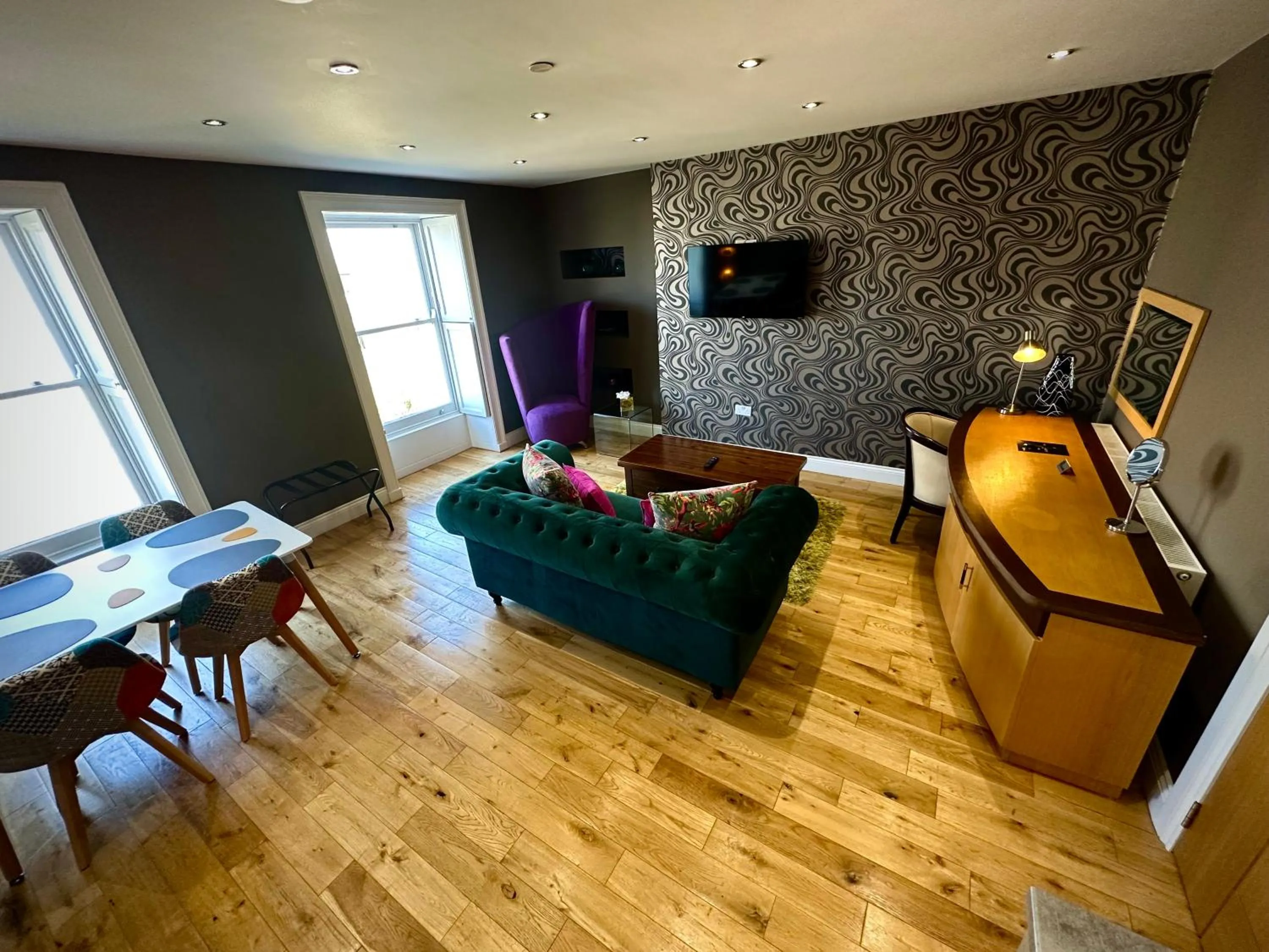 TV and multimedia in Halvard Apartments at Castletown