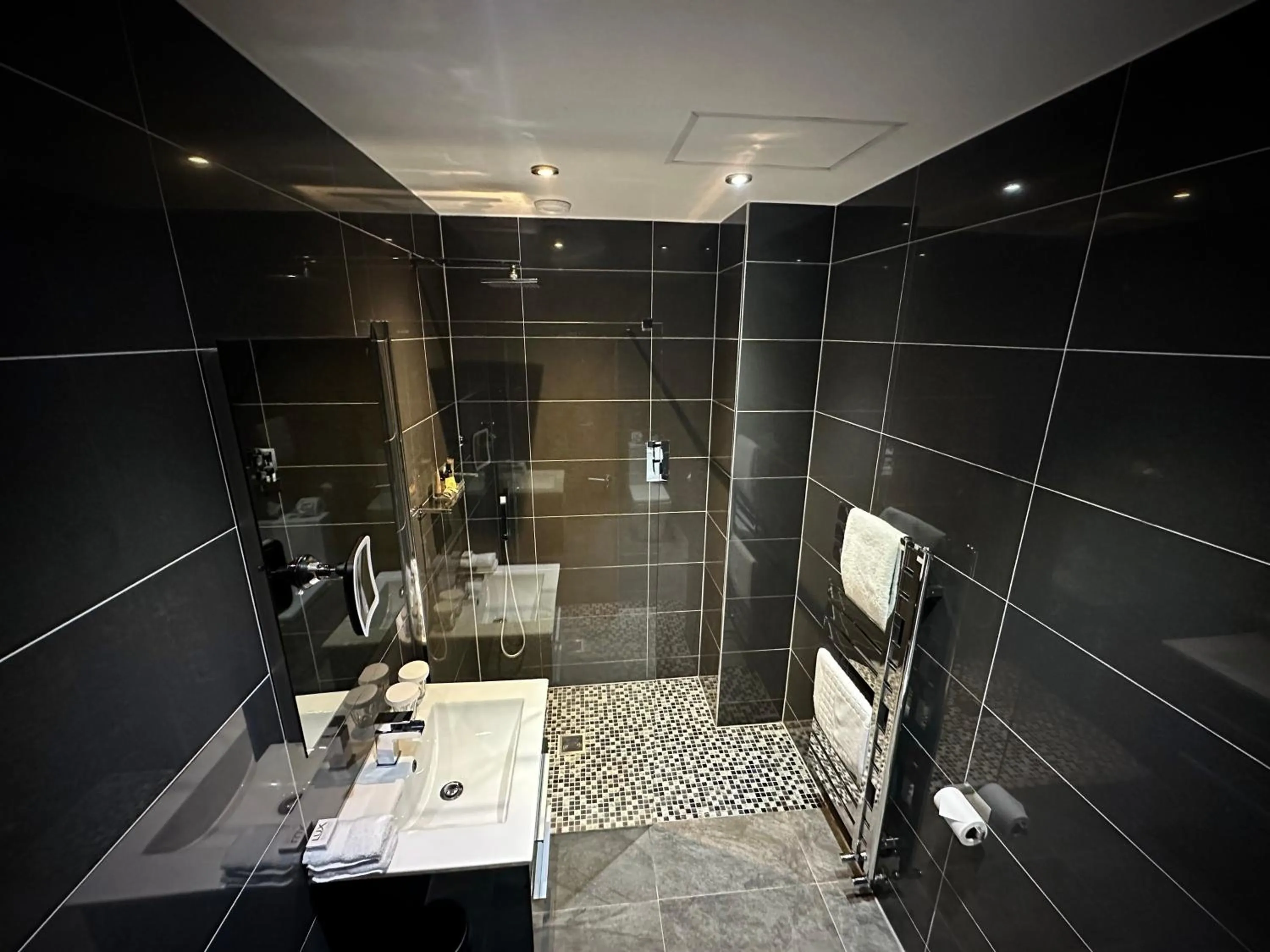 Shower in Halvard Apartments at Castletown