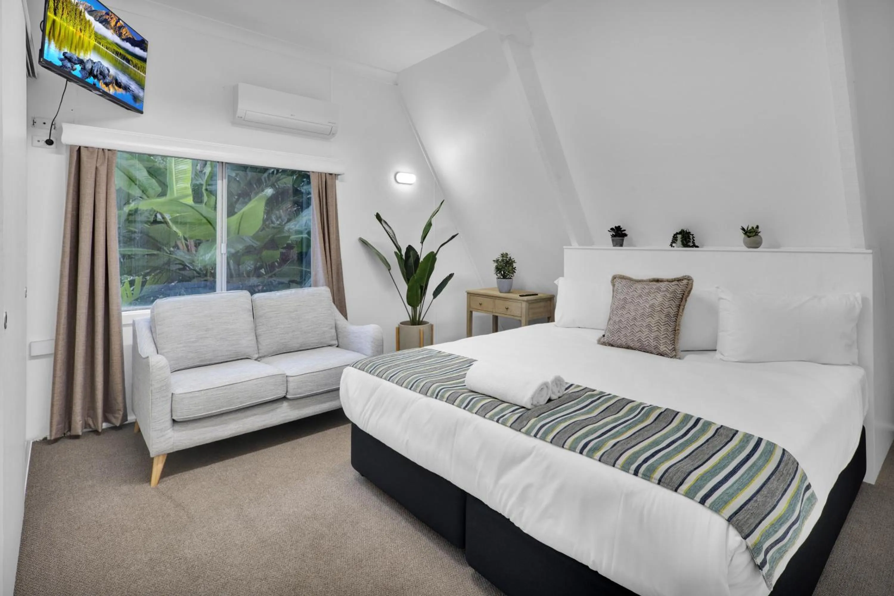 Bed in Ingenia Holidays One Mile Beach