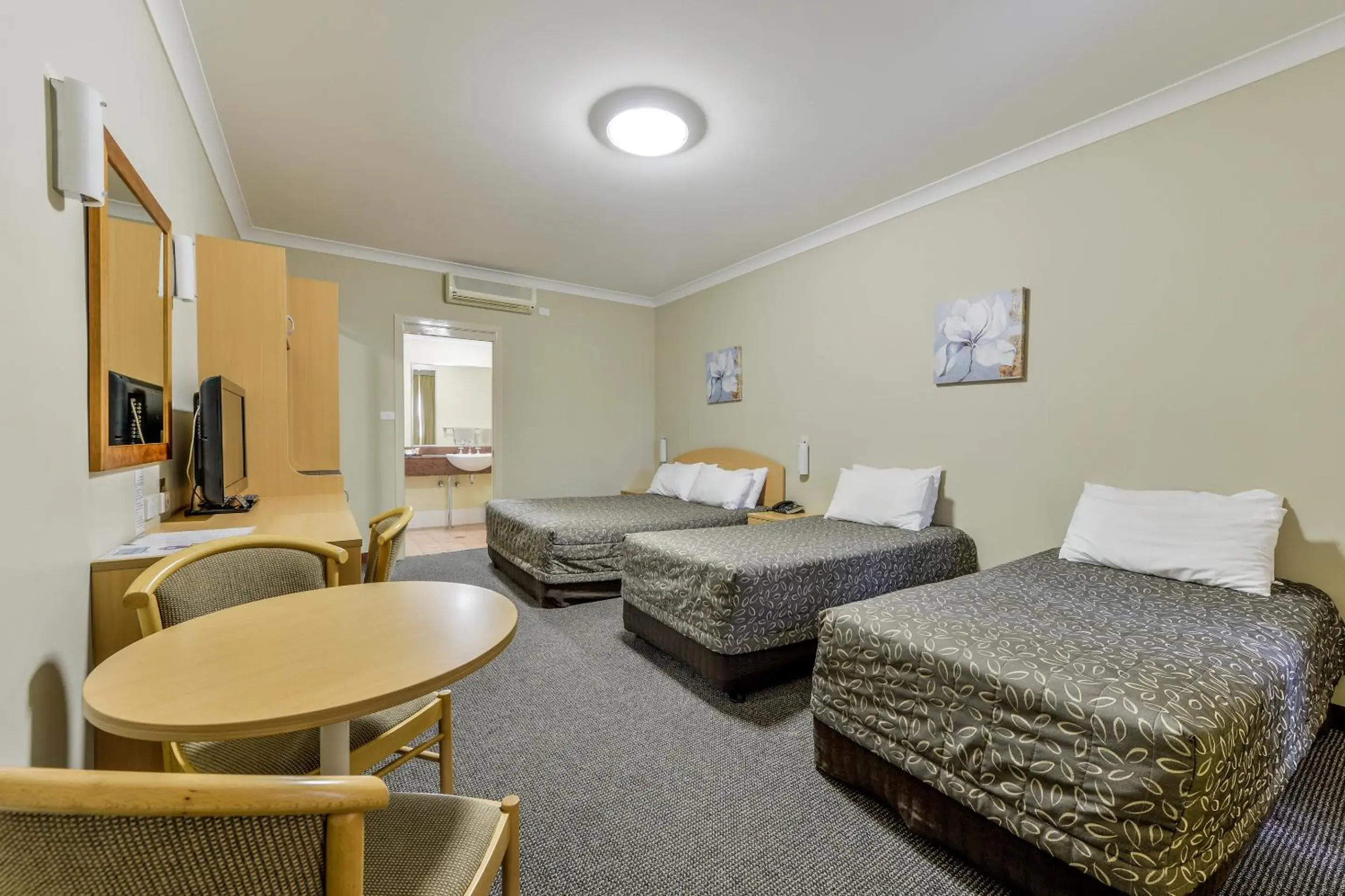 Family Room in Golden Guitar Motor Inn Family Room in Golden Guitar Motor Inn