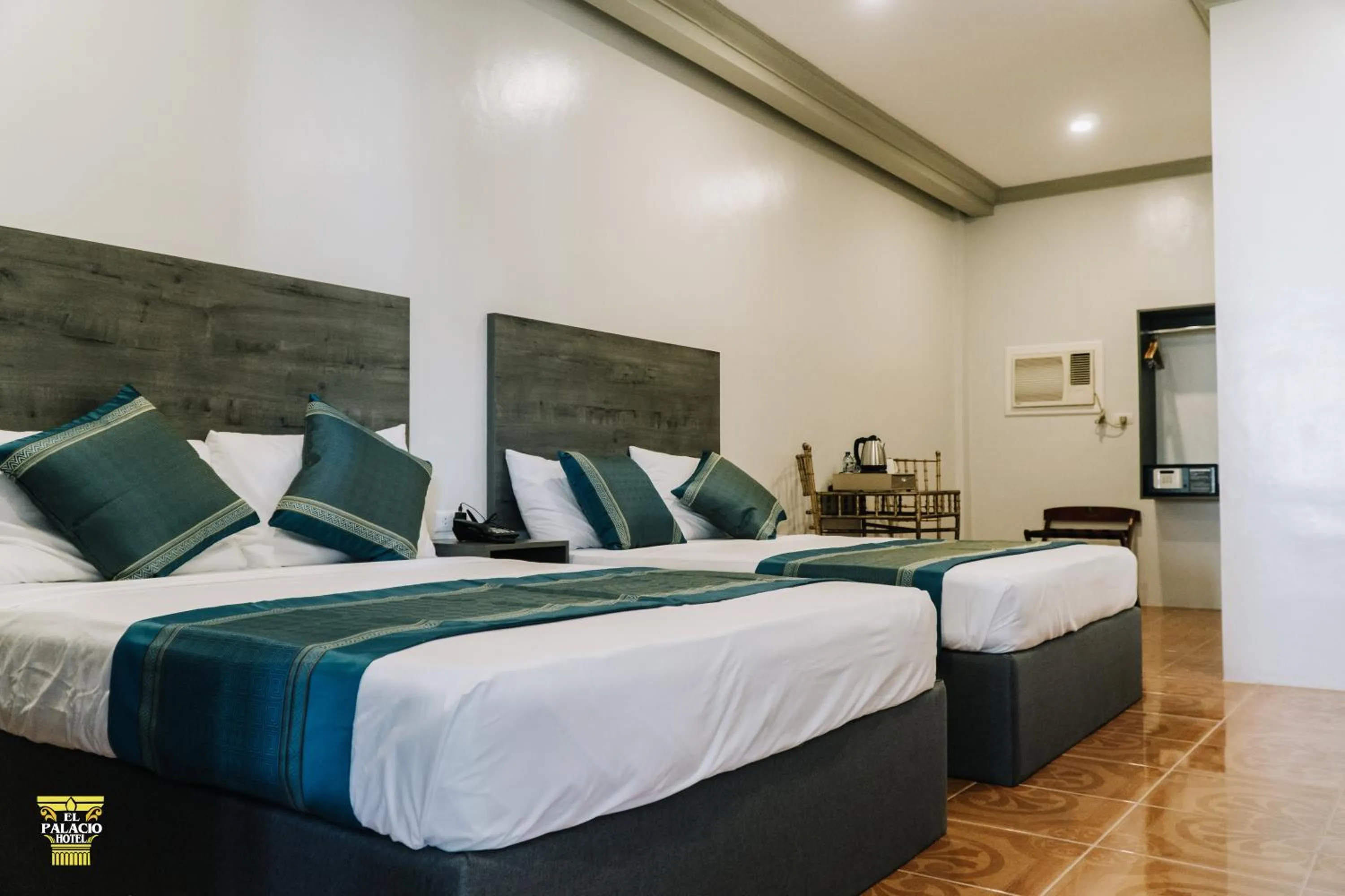 Bed in El Palacio Hotel & Resort