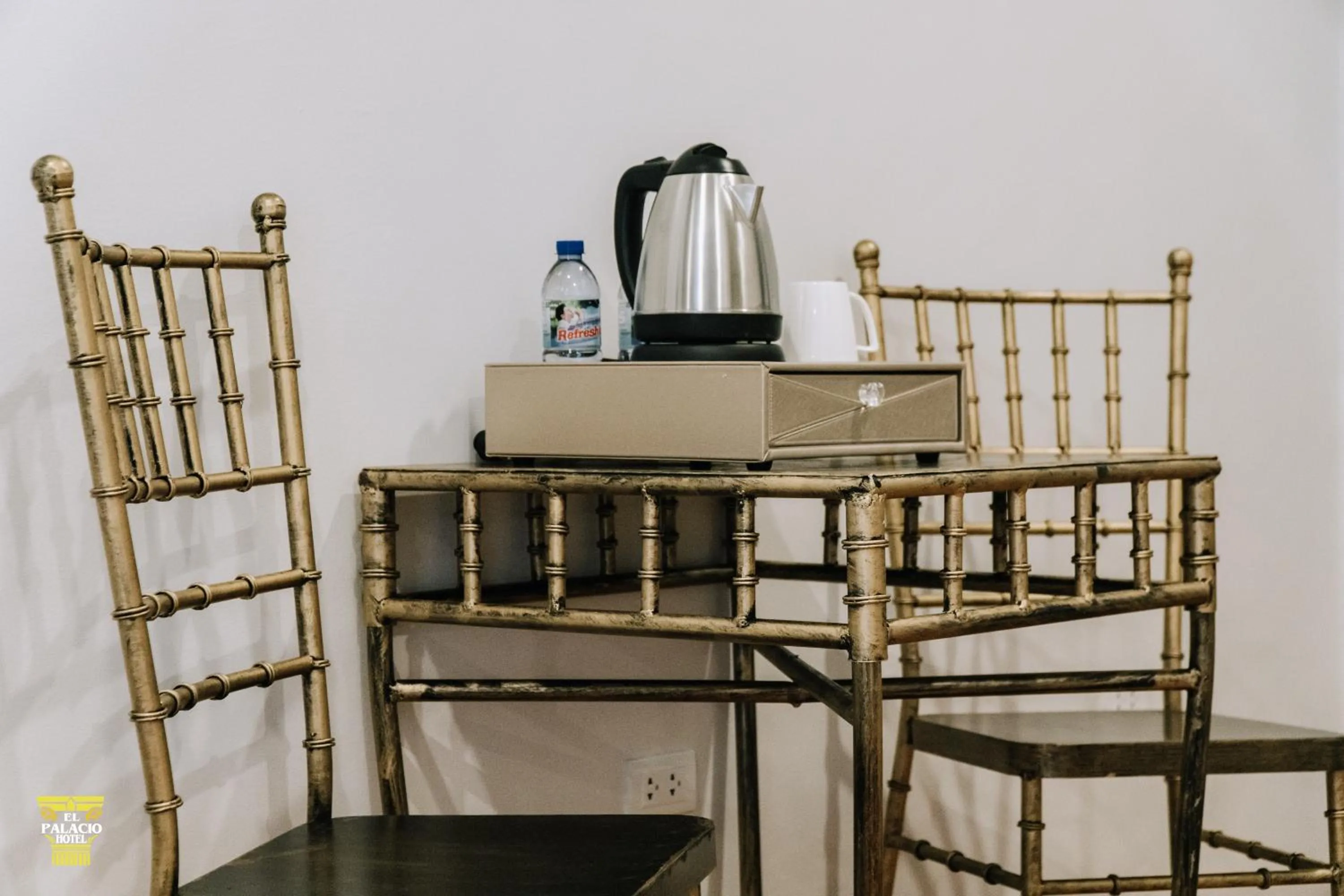 Coffee/tea facilities in El Palacio Hotel & Resort