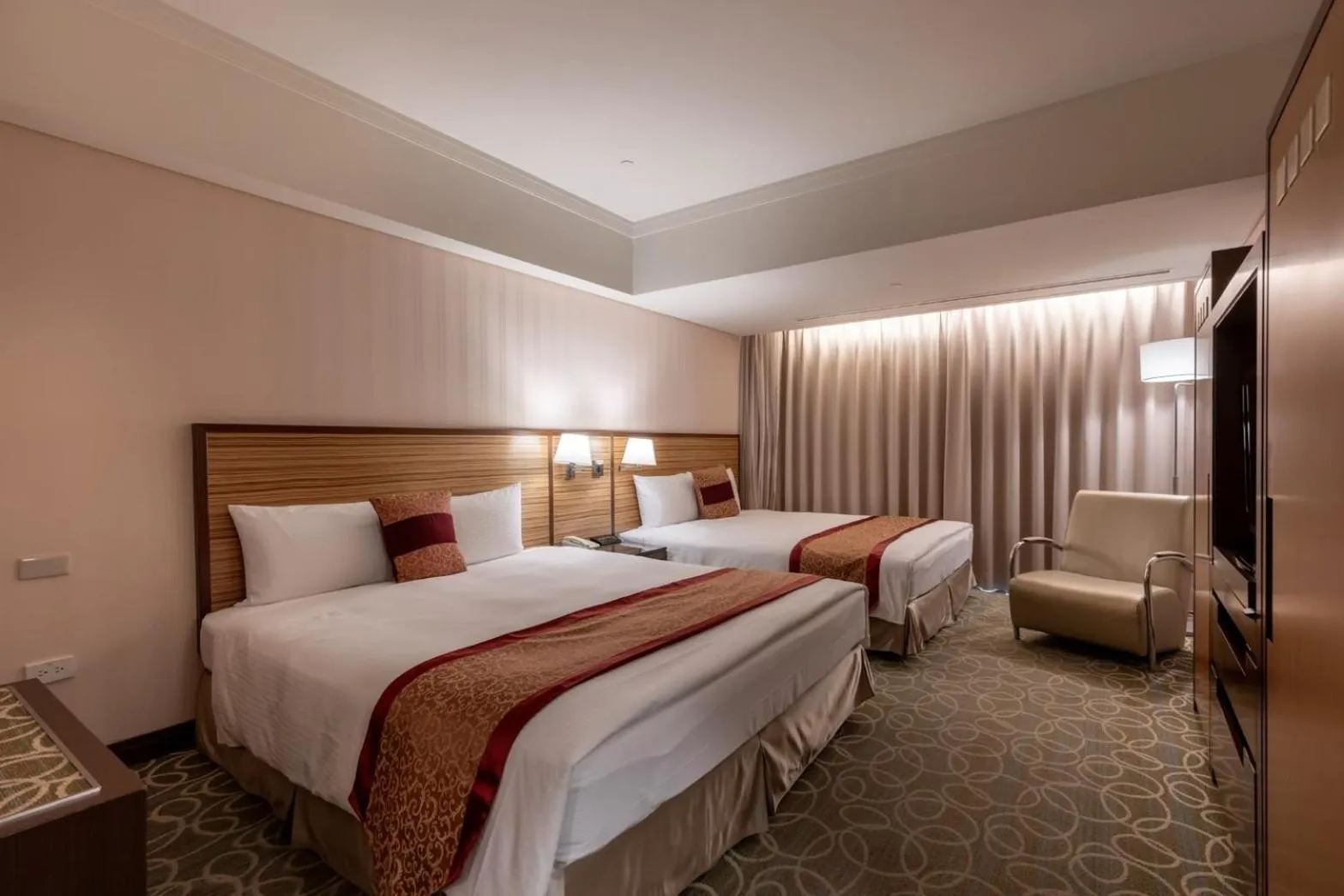 Bed in Evergreen Plaza Hotel - Tainan