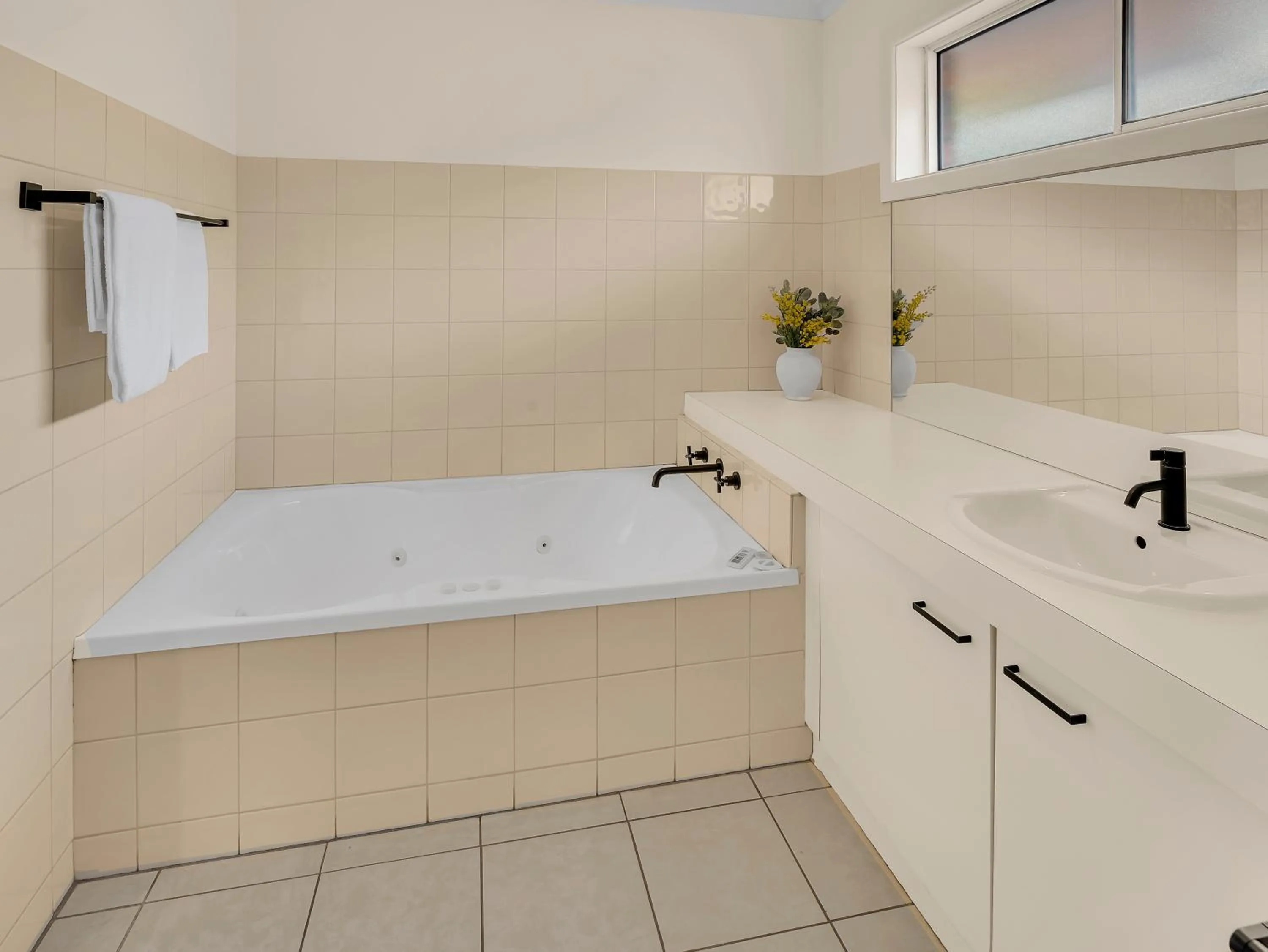 Bathroom in BIG4 Ingenia Holidays Queenscliff Beacon