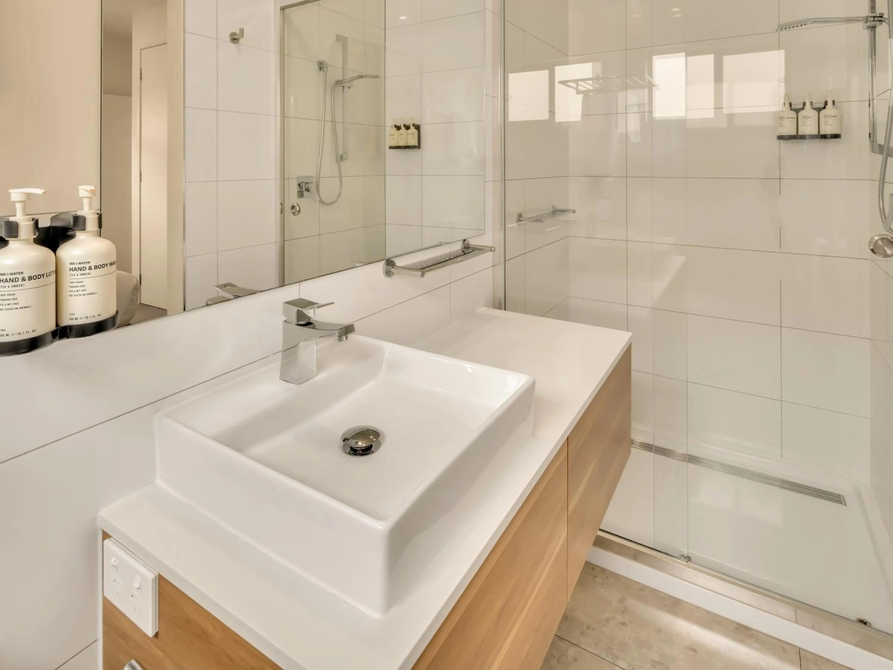 Shower in BIG4 Ingenia Holidays Queenscliff Beacon