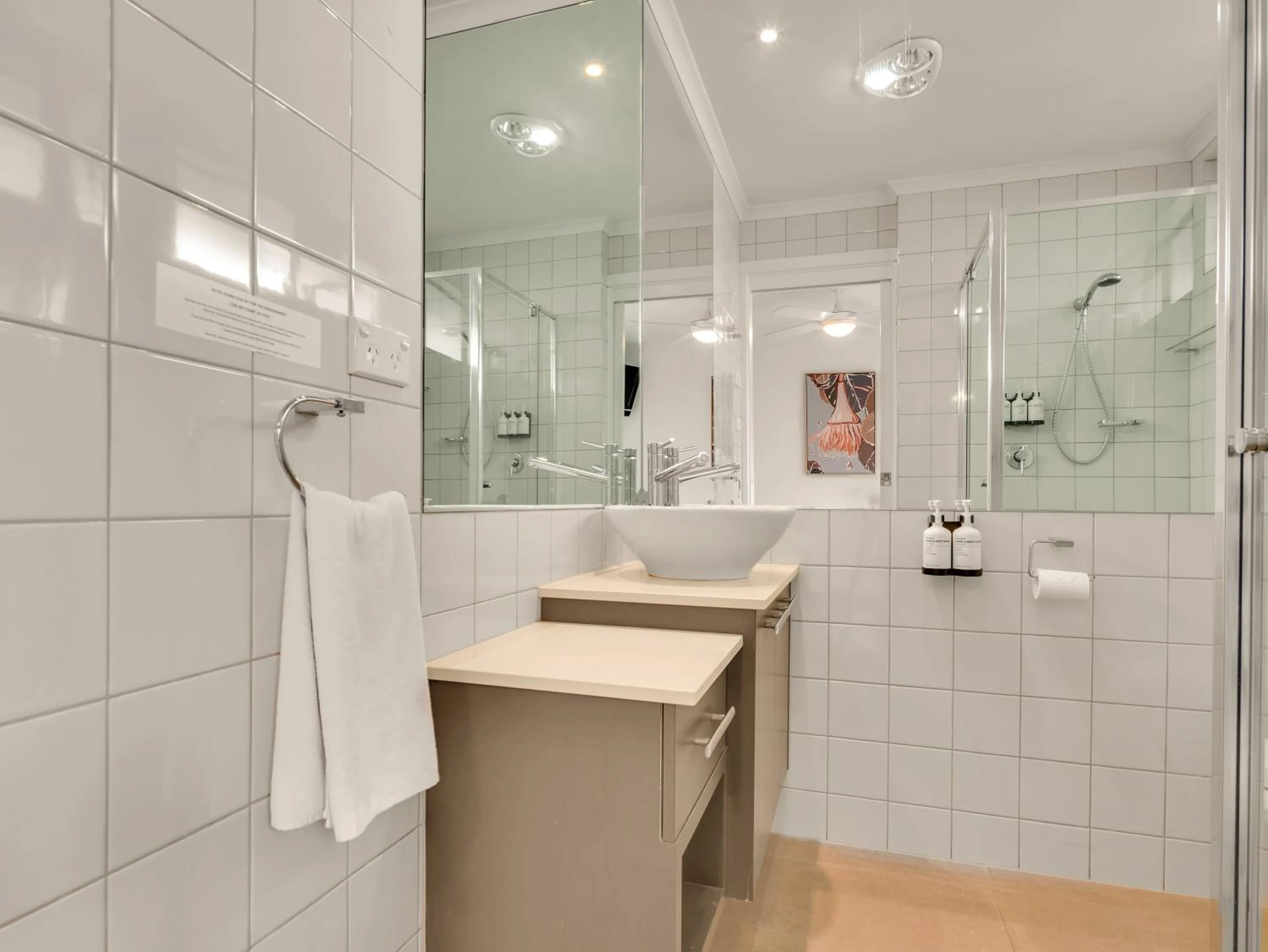 Shower in BIG4 Ingenia Holidays Queenscliff Beacon