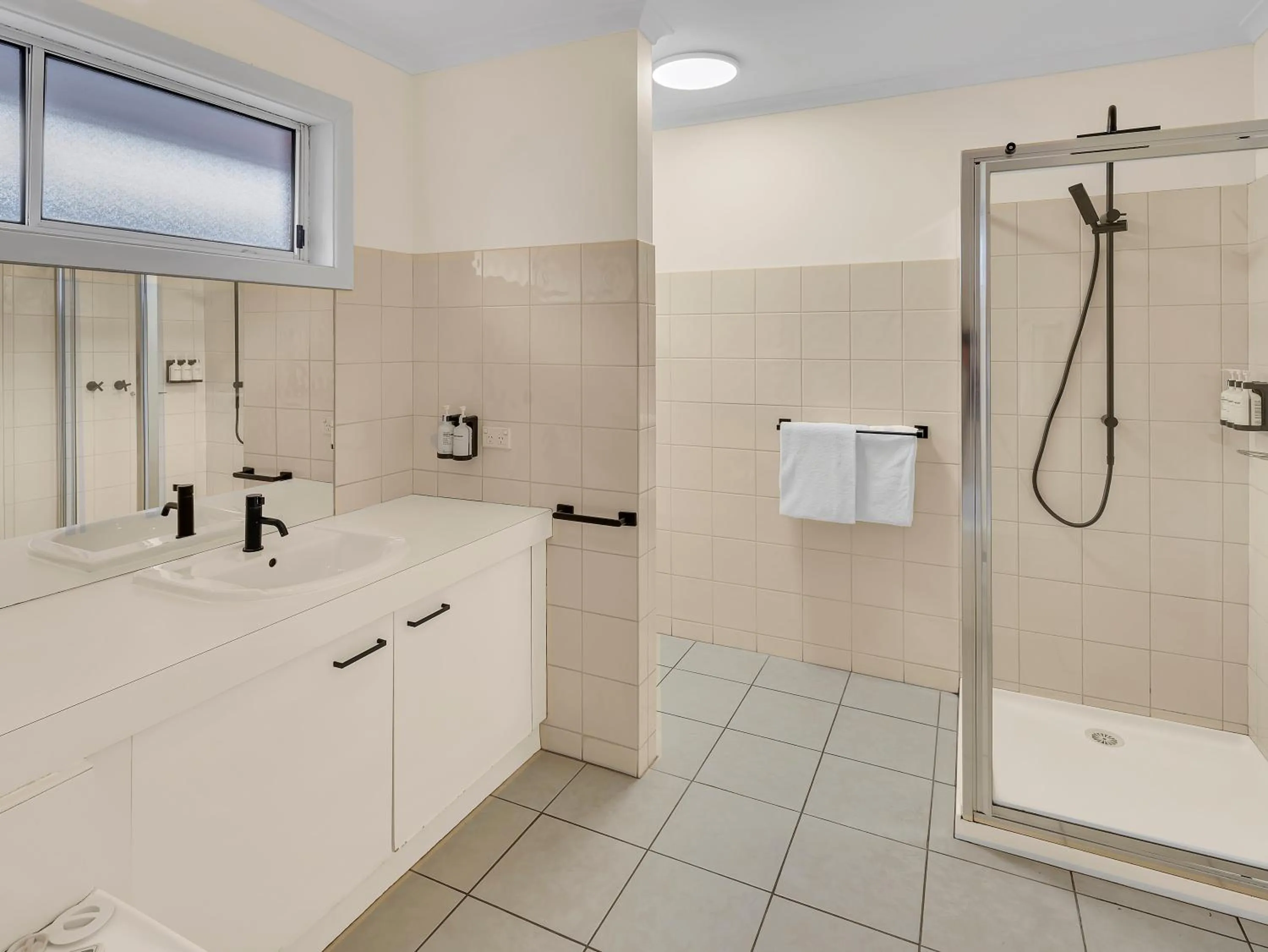 Shower in BIG4 Ingenia Holidays Queenscliff Beacon