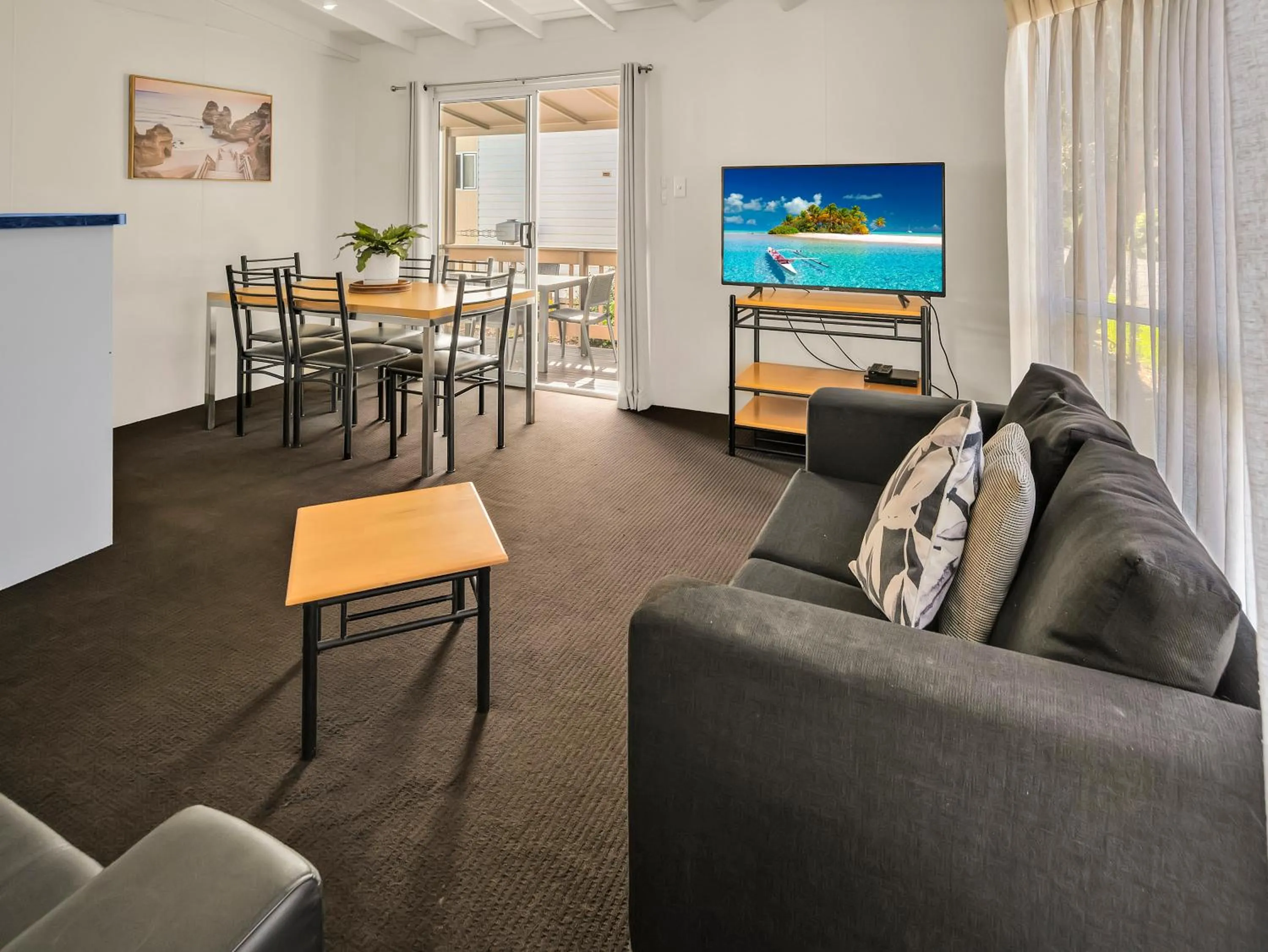 TV and multimedia in BIG4 Ingenia Holidays Queenscliff Beacon