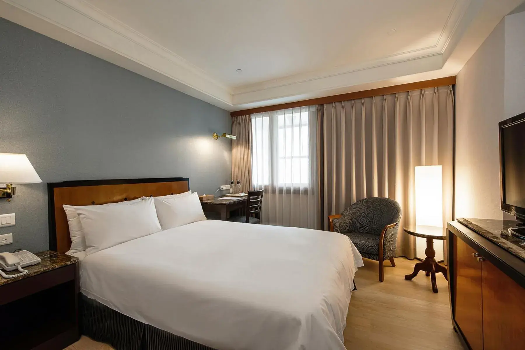 Standard Single Room in Hotel National Standard Single Room in Hotel National