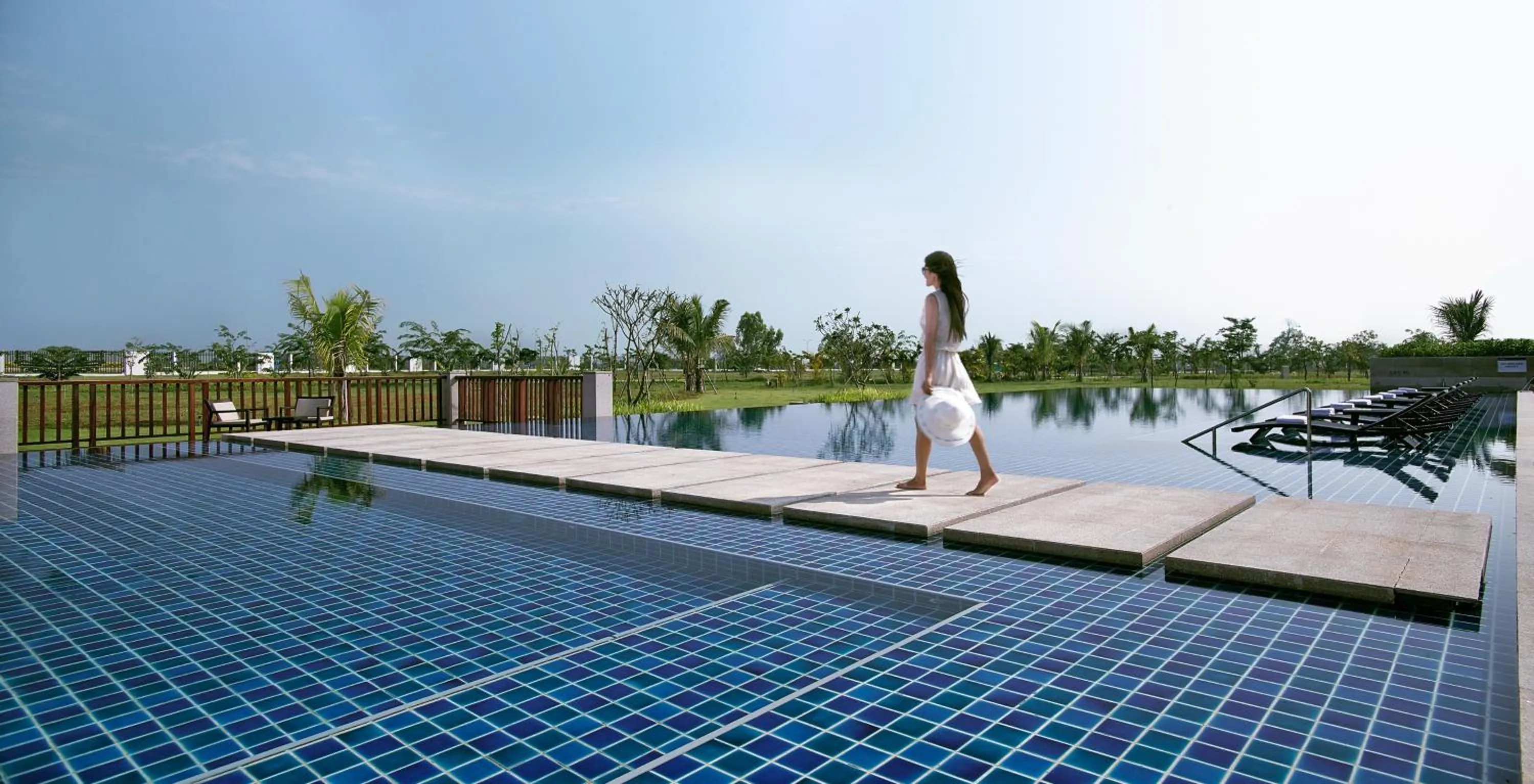 Swimming pool in PARKROYAL Nay Pyi Taw