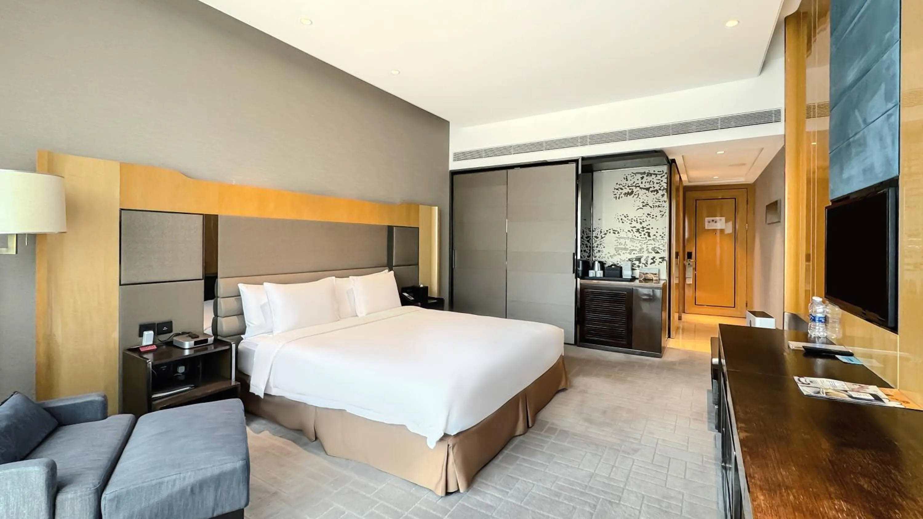 Bed in Crowne Plaza Beijing Lido by IHG