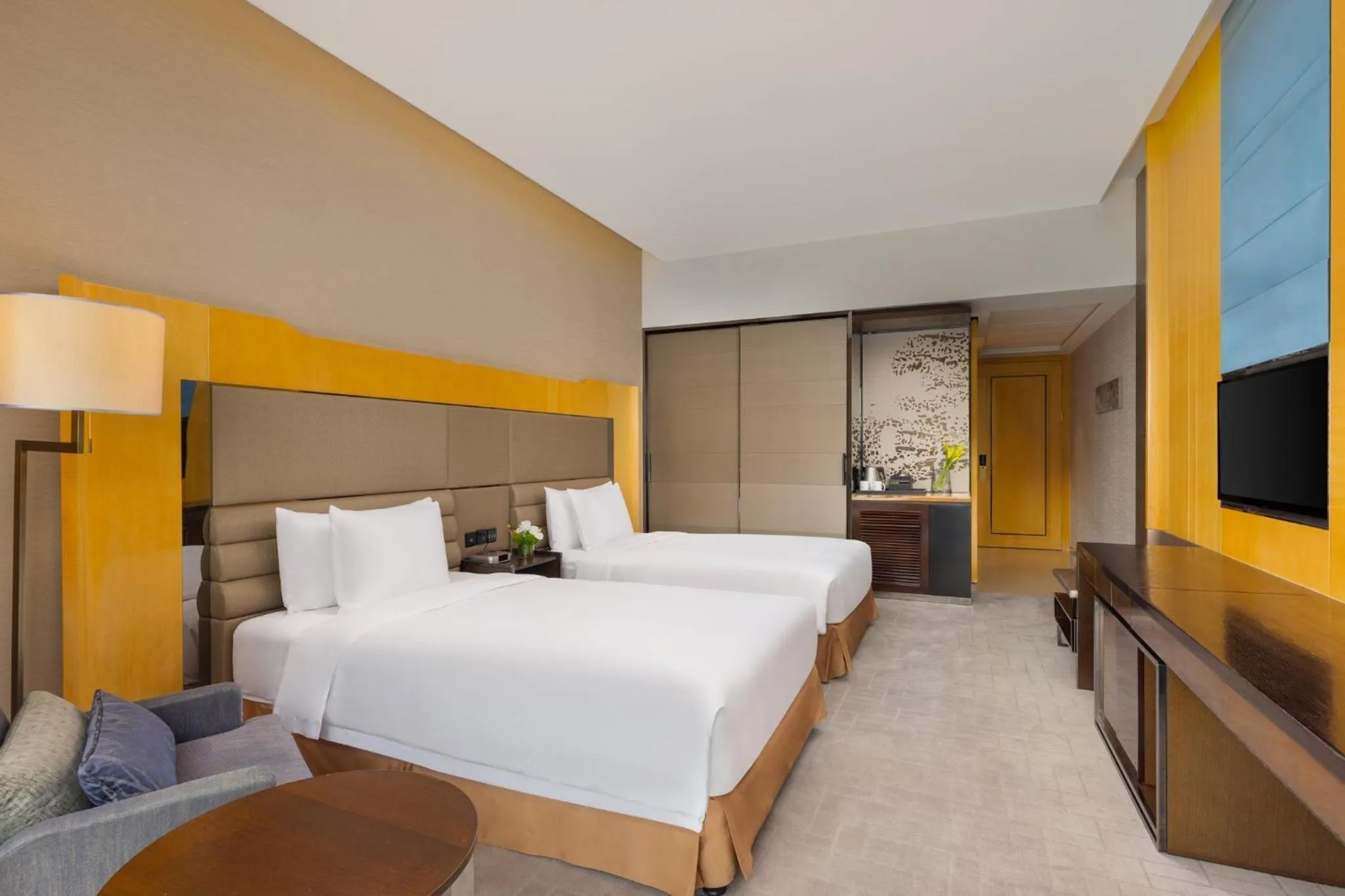 Photo of the whole room, Bed in Crowne Plaza Beijing Lido by IHG