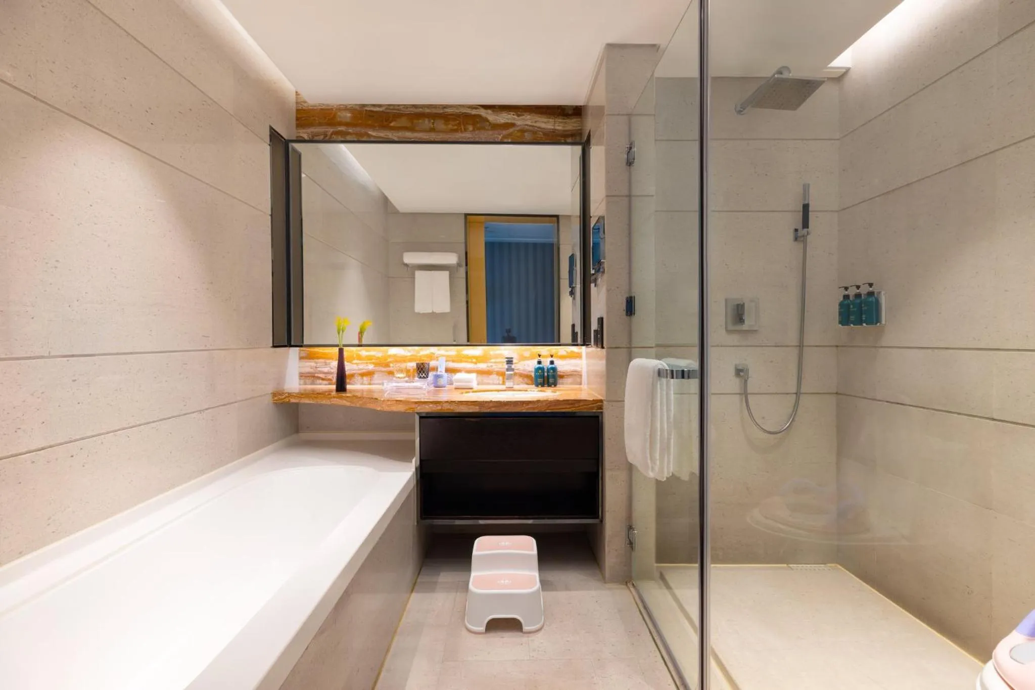 Photo of the whole room in Crowne Plaza Beijing Lido by IHG