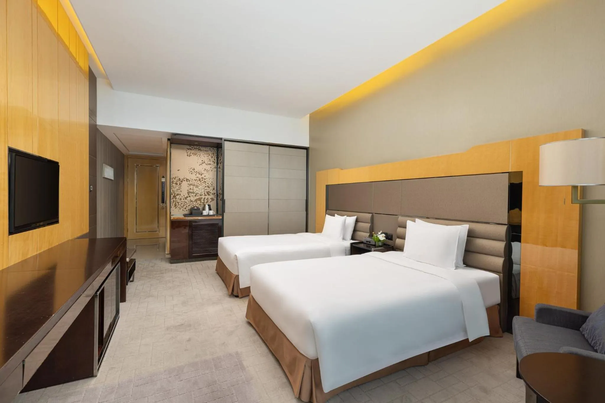 Photo of the whole room, Bed in Crowne Plaza Beijing Lido by IHG