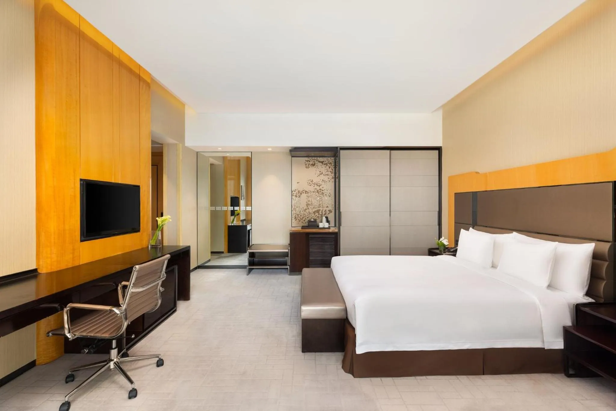 Photo of the whole room, Bed in Crowne Plaza Beijing Lido by IHG